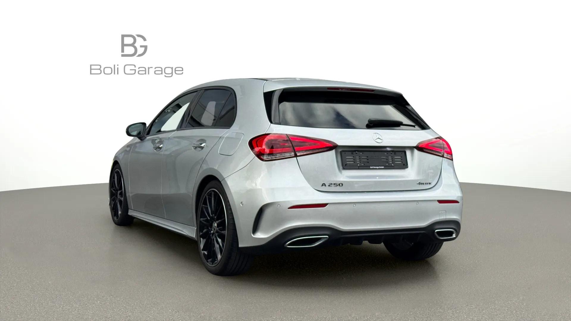 MERCEDES-BENZ A 250 4Matic AMG Line 4Matic 7G-DCT-showroom-element-3