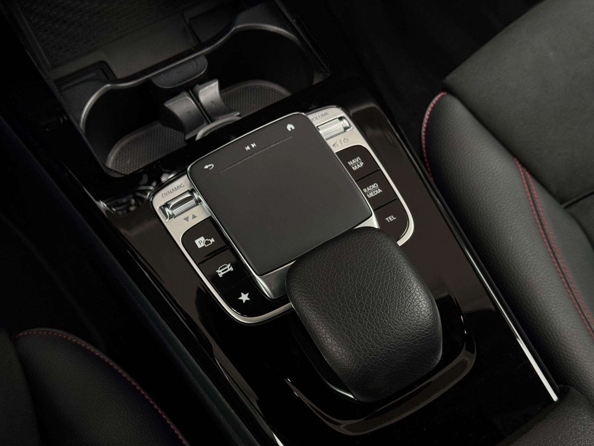 MERCEDES-BENZ A 250 4Matic AMG Line 4Matic 7G-DCT-image-14