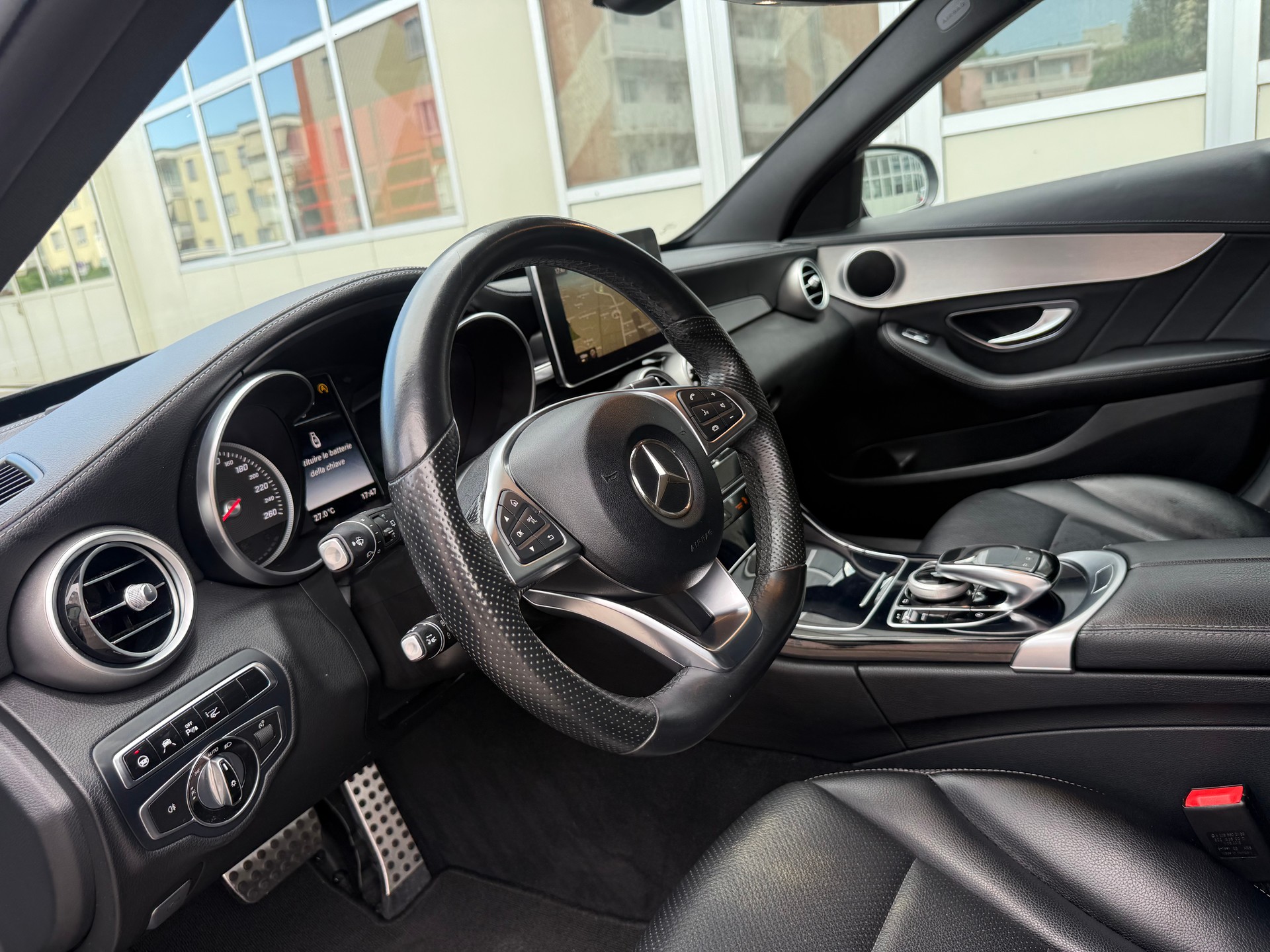 MERCEDES-BENZ C 250 BlueTEC AMG Line 4Matic 7G-Tronic-image-7