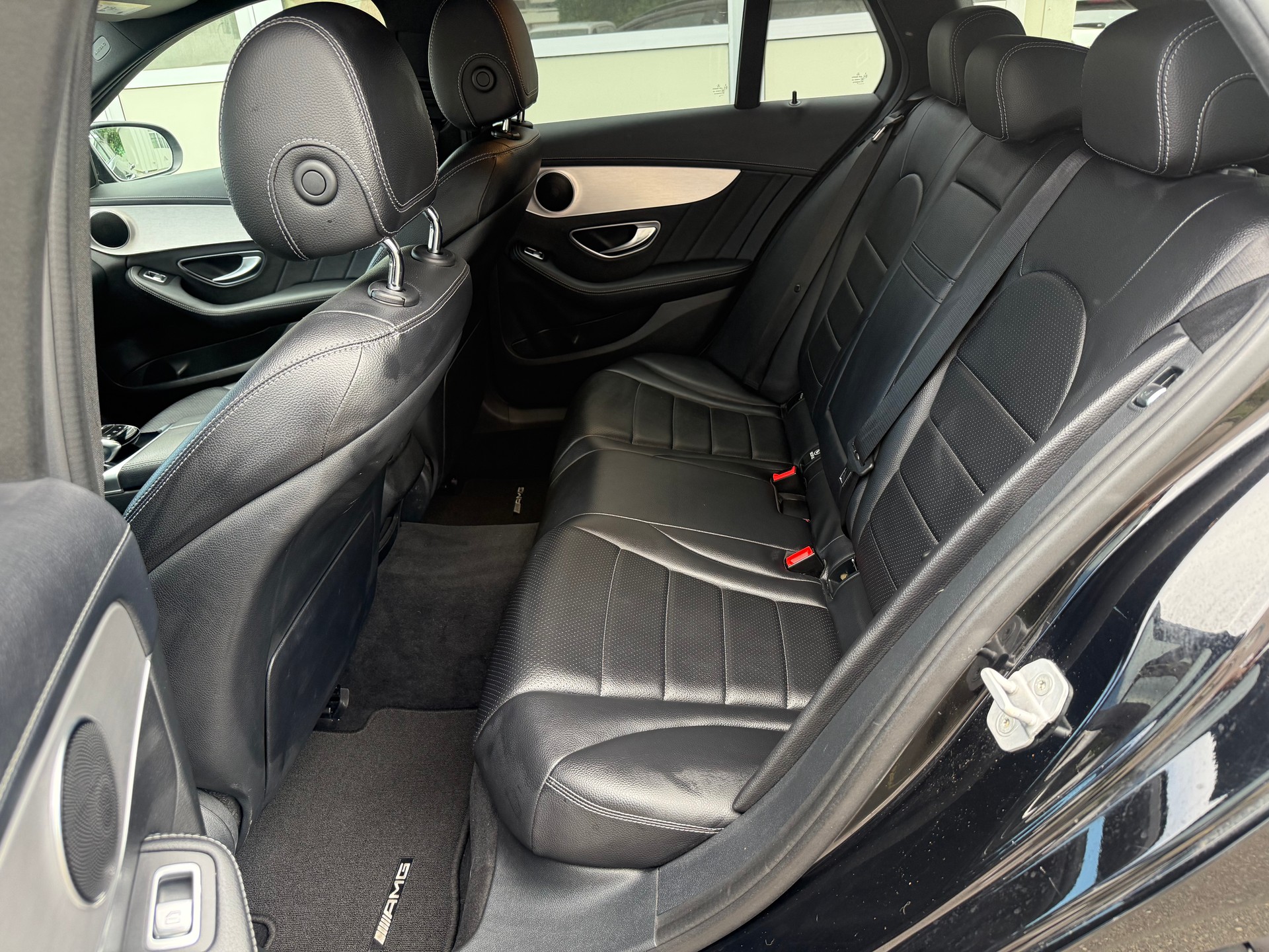 MERCEDES-BENZ C 250 BlueTEC AMG Line 4Matic 7G-Tronic-image-10