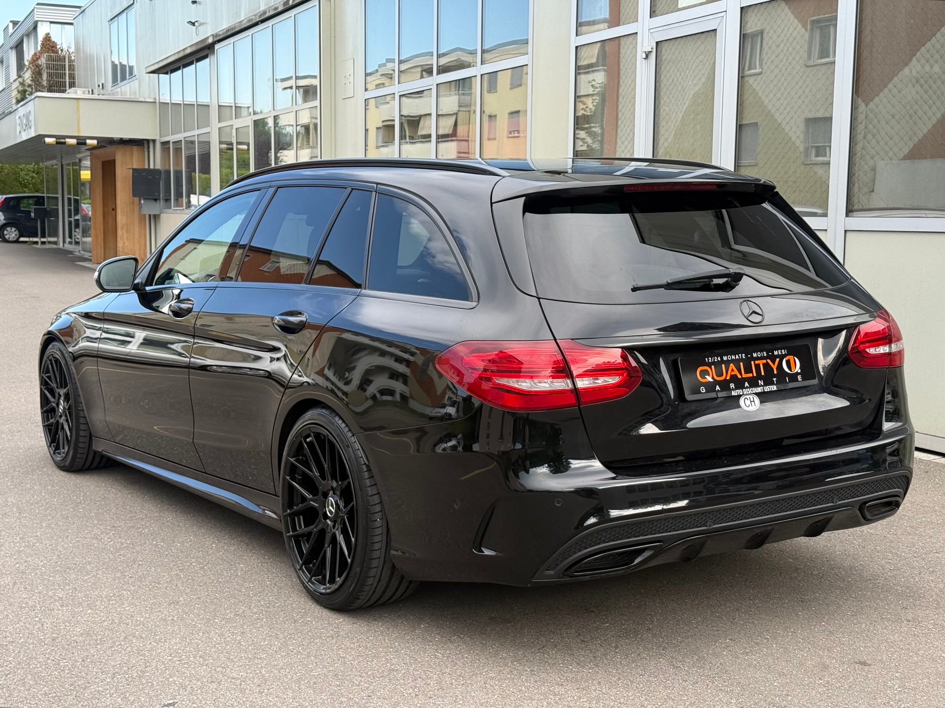 MERCEDES-BENZ C 250 BlueTEC AMG Line 4Matic 7G-Tronic-image-3
