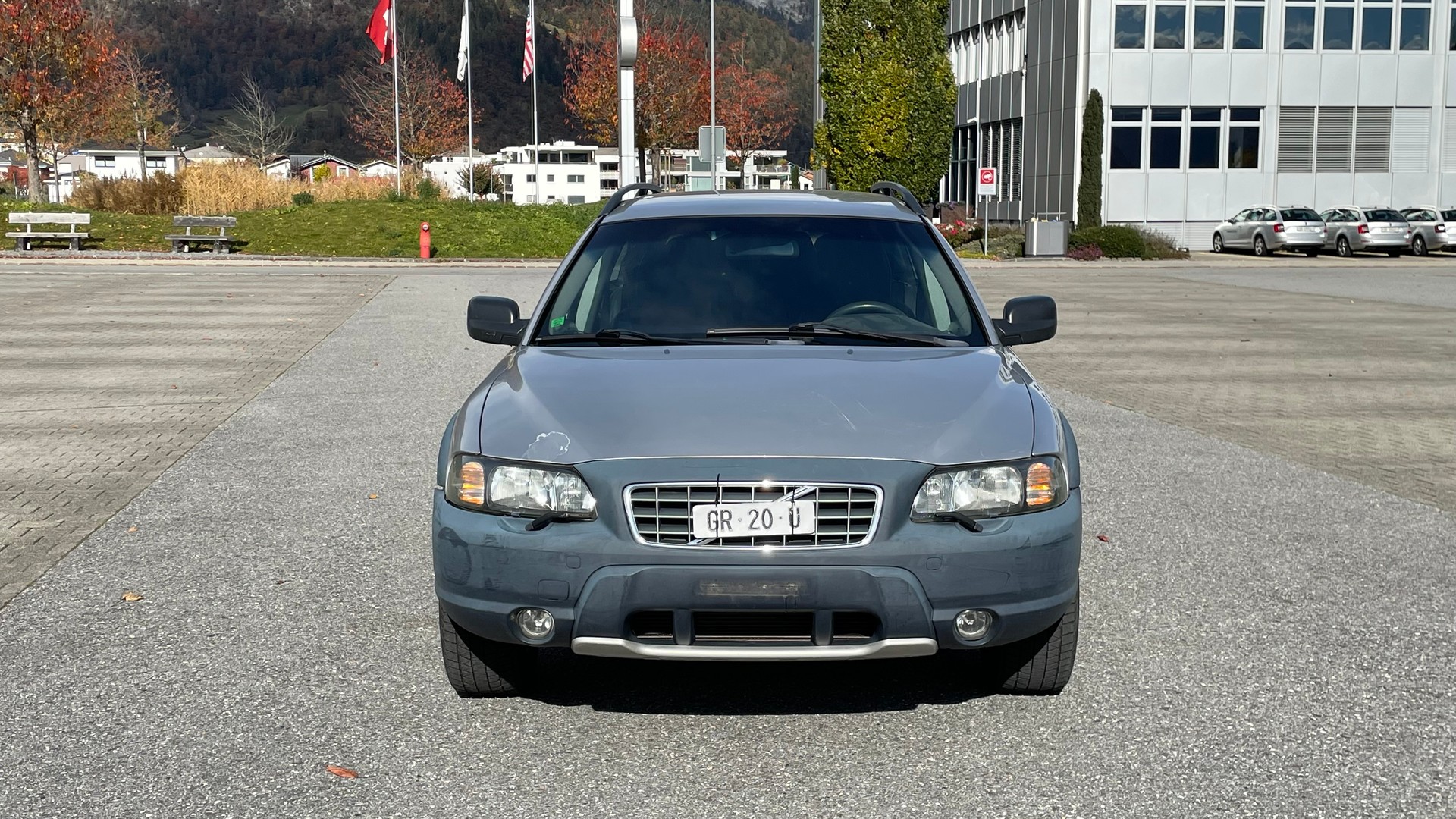 VOLVO XC70 2.5T AWD-image-1