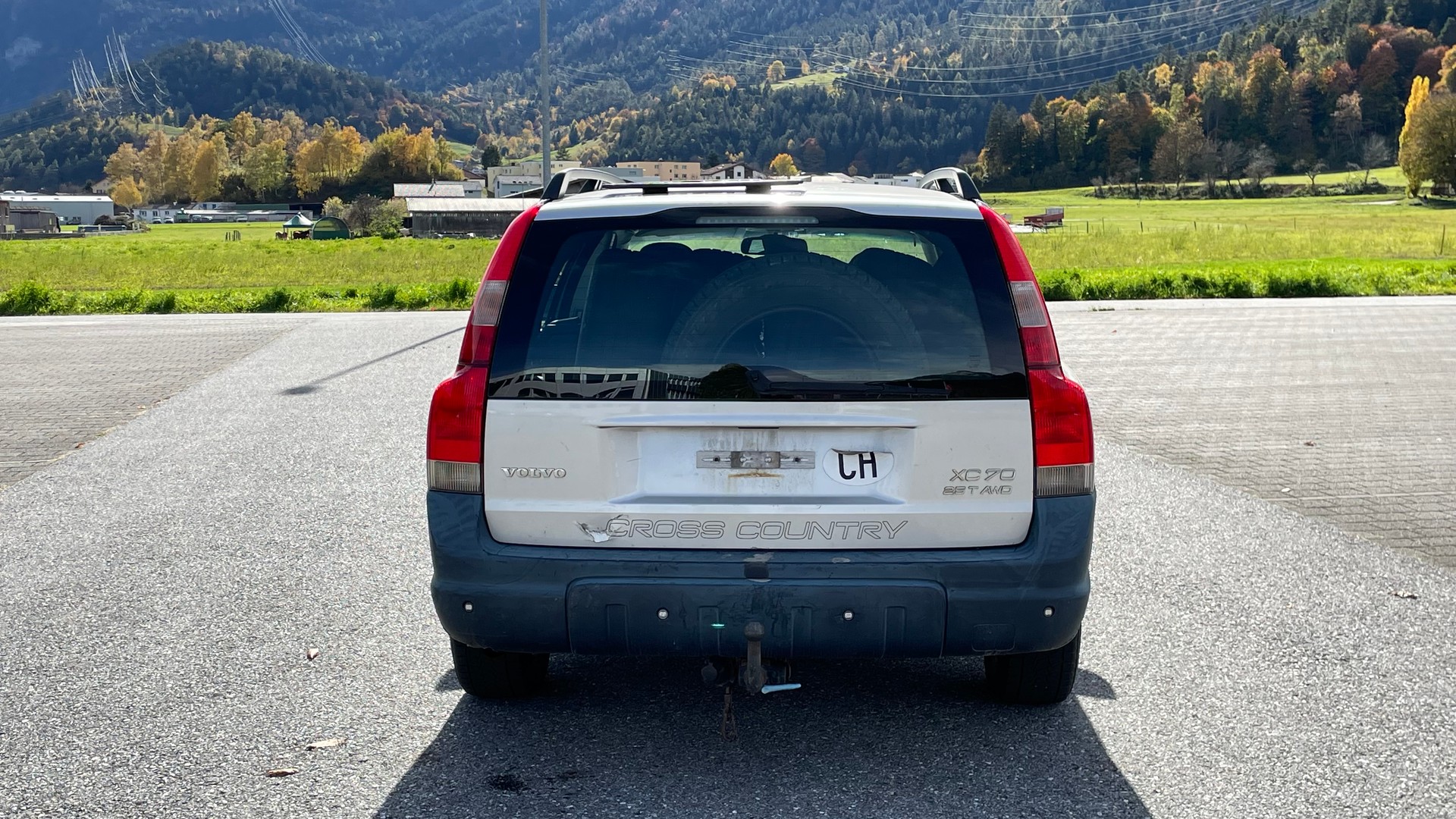 VOLVO XC70 2.5T AWD-image-5