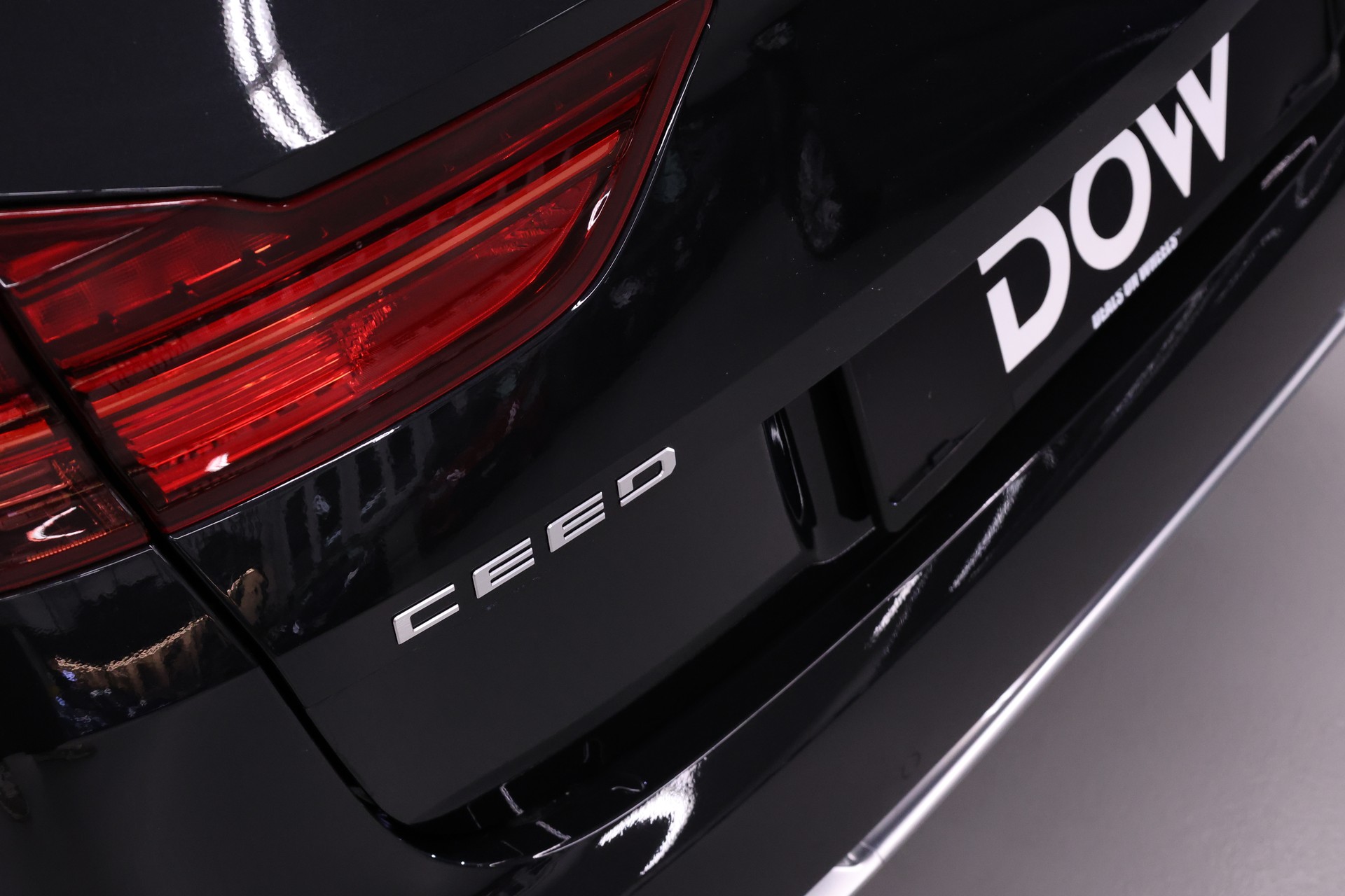 KIA Ceed SW 1.5 T-GDi MHEV GT-Line-image-12