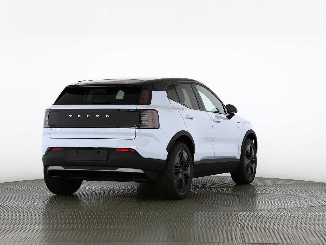 VOLVO EX30 CC P8 Ultra AWD-showroom-element-1