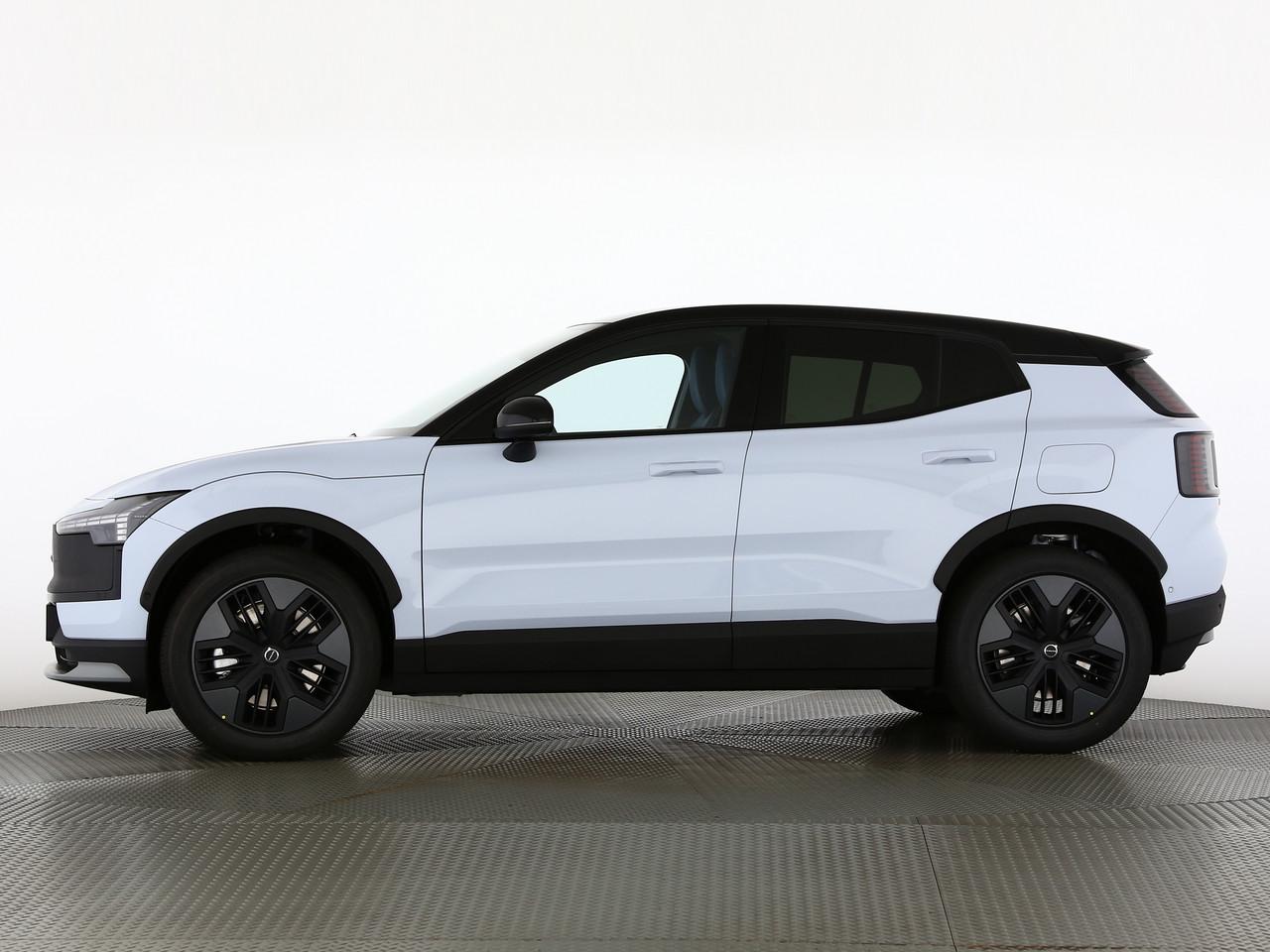 VOLVO EX30 CC P8 Ultra AWD-showroom-element-2