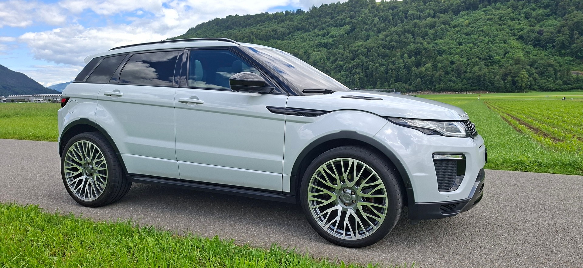 LAND ROVER Range Rover Evoque 2.0 TD4 SE Dynamic