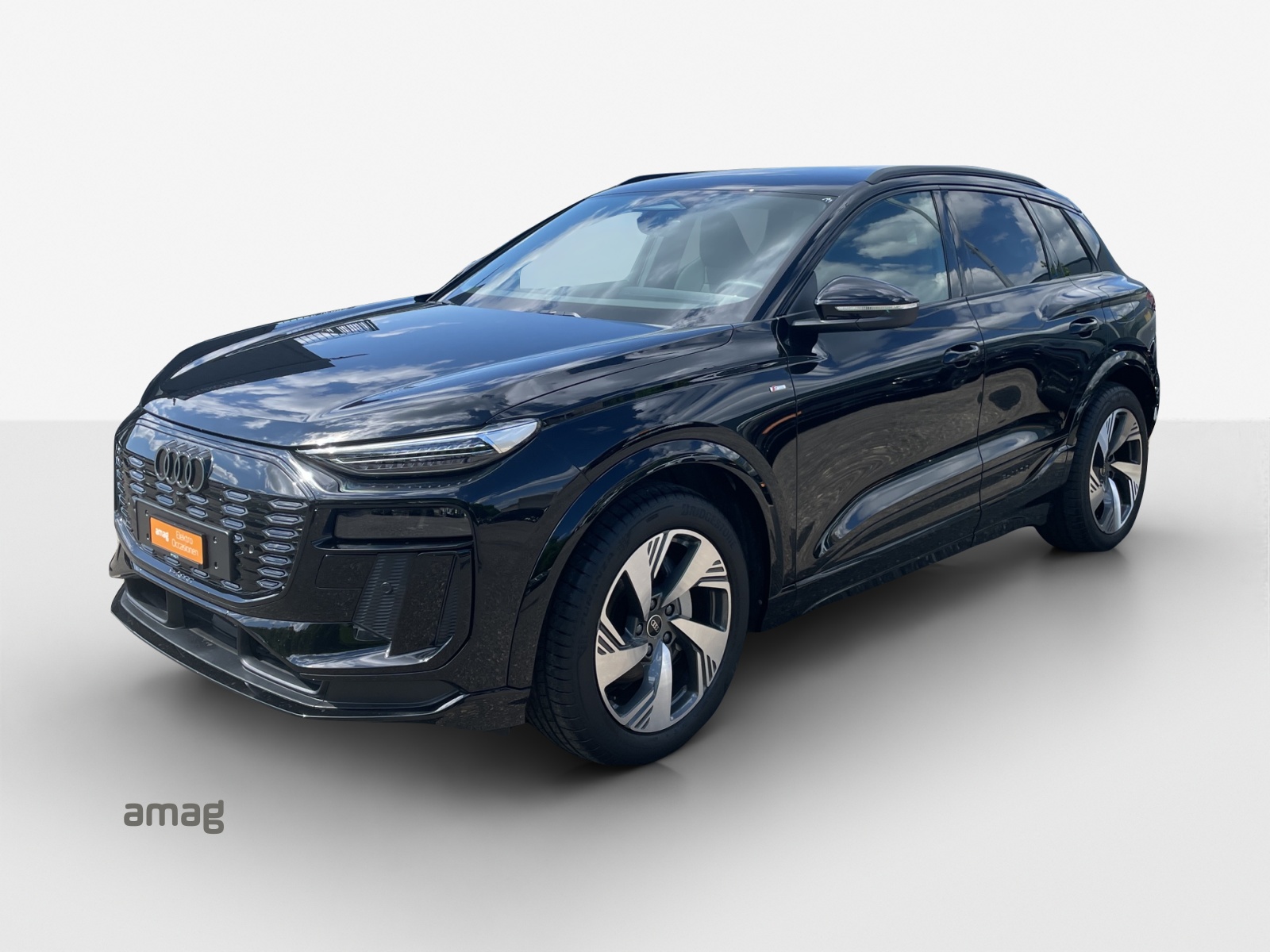 AUDI Q6 e-tron quattro