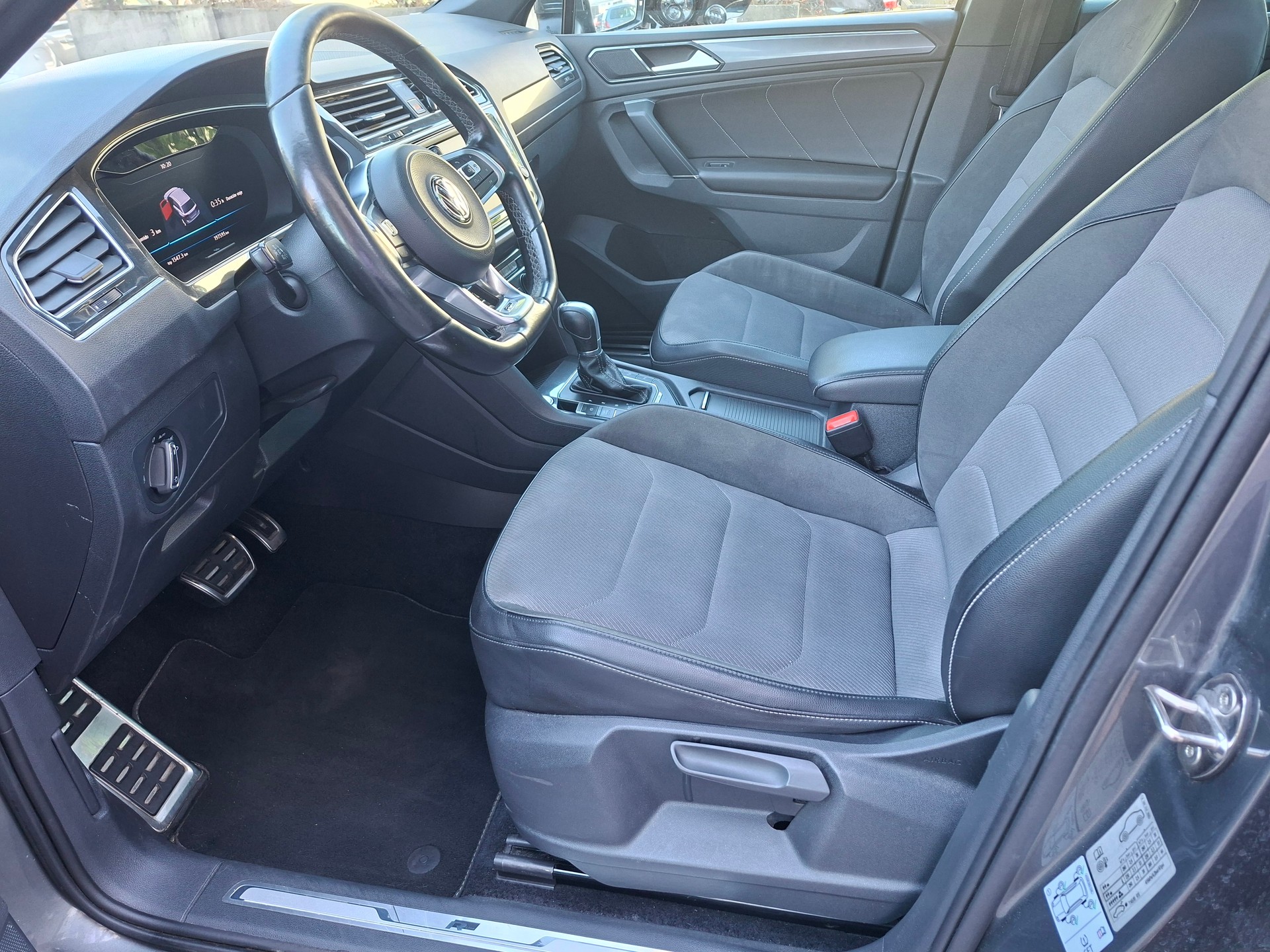 VW Tiguan 2.0TSI R Line 4Motion DSG-image-6