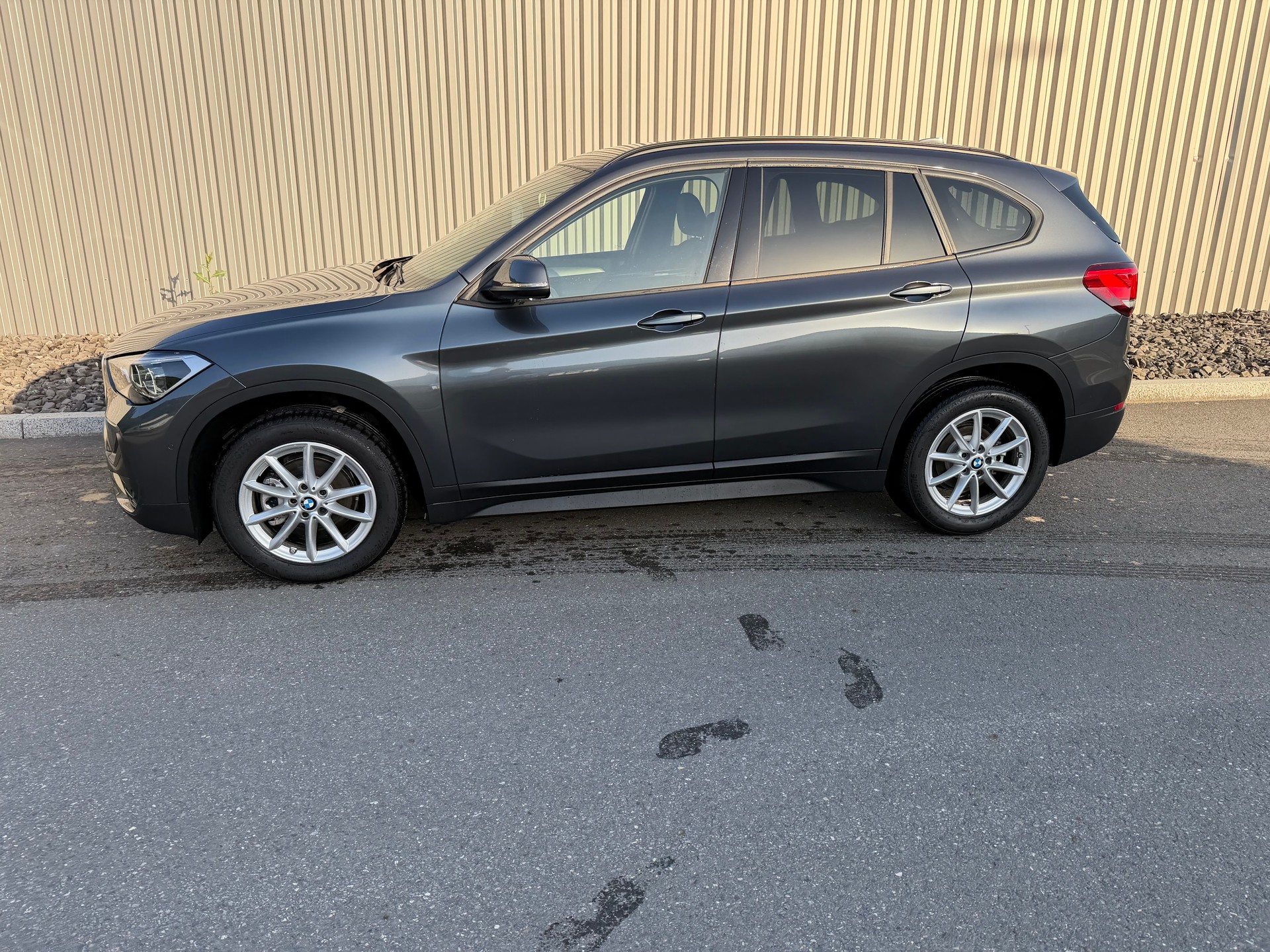 BMW X1 xDrive 18d xLine Steptronic FAIBLE KILOMÉTRAGE—-showroom-element-1