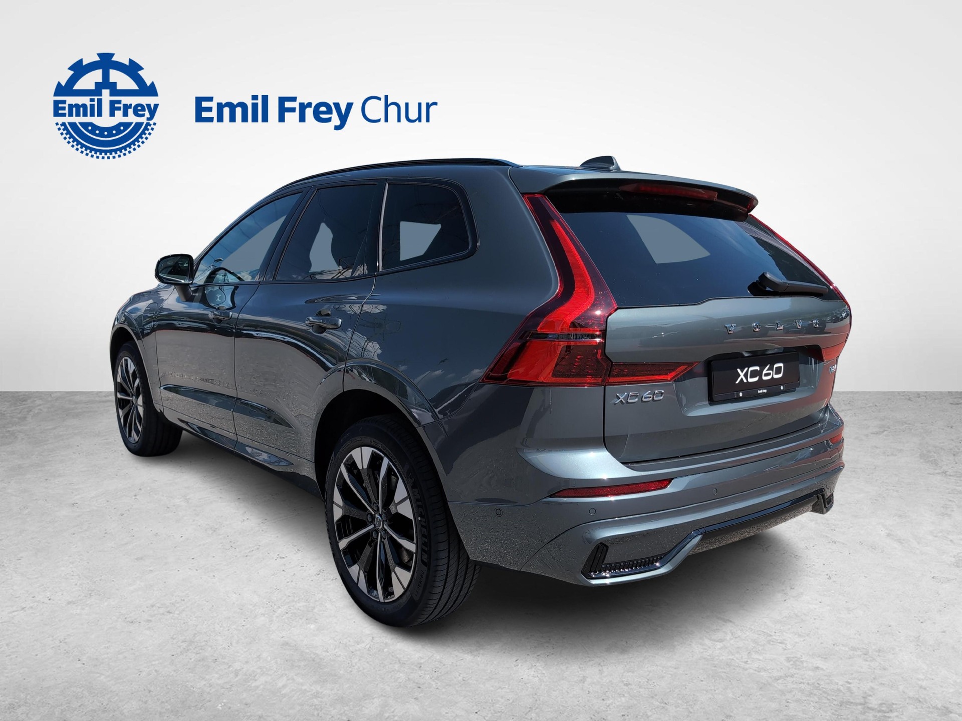 VOLVO XC60 2.0 T8 TE Ultra Dark eAWD-showroom-element-2