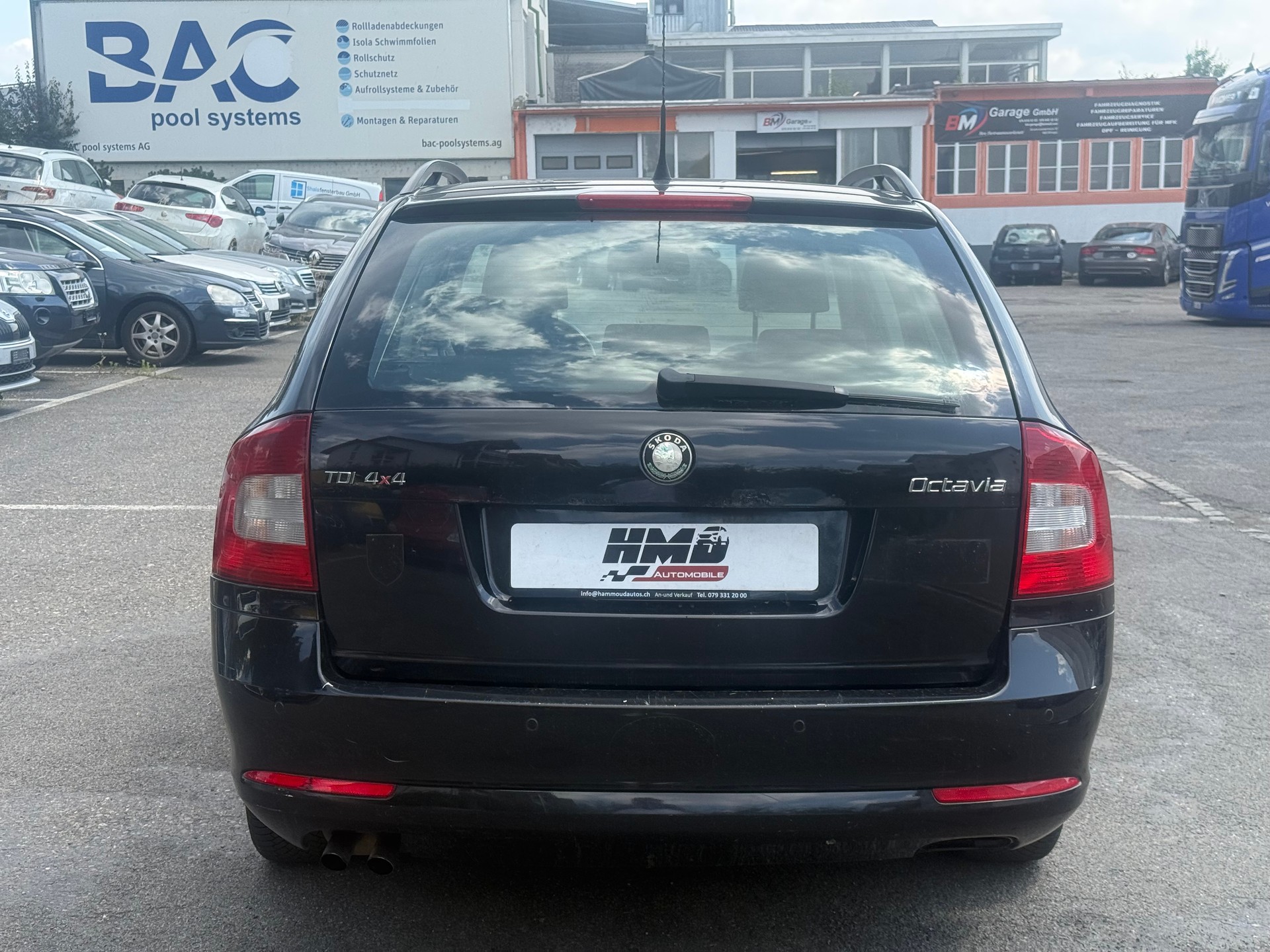 SKODA Octavia Combi 1.6 TDI Adventure 4x4-image-3