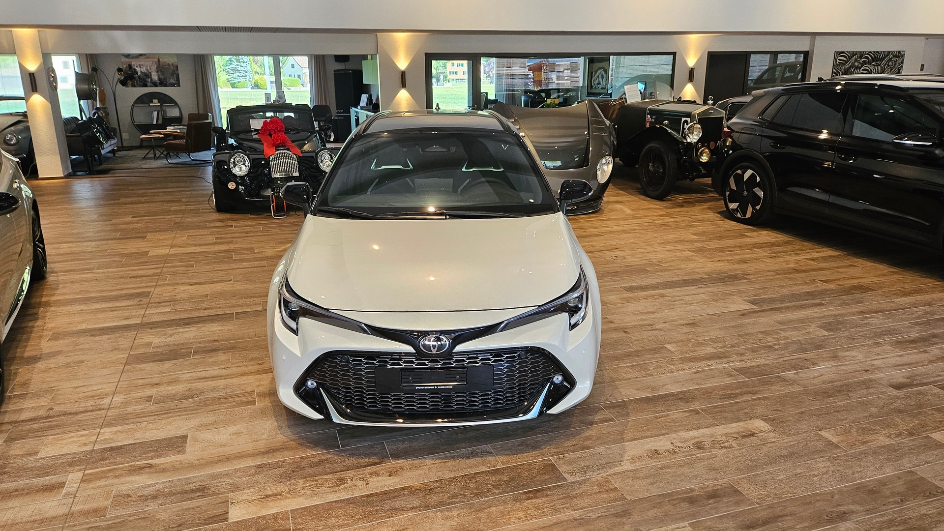 TOYOTA Corolla Touring Sports 2.0 HSD GR Sport e-CVT🔥🔥🔥-showroom-element-3