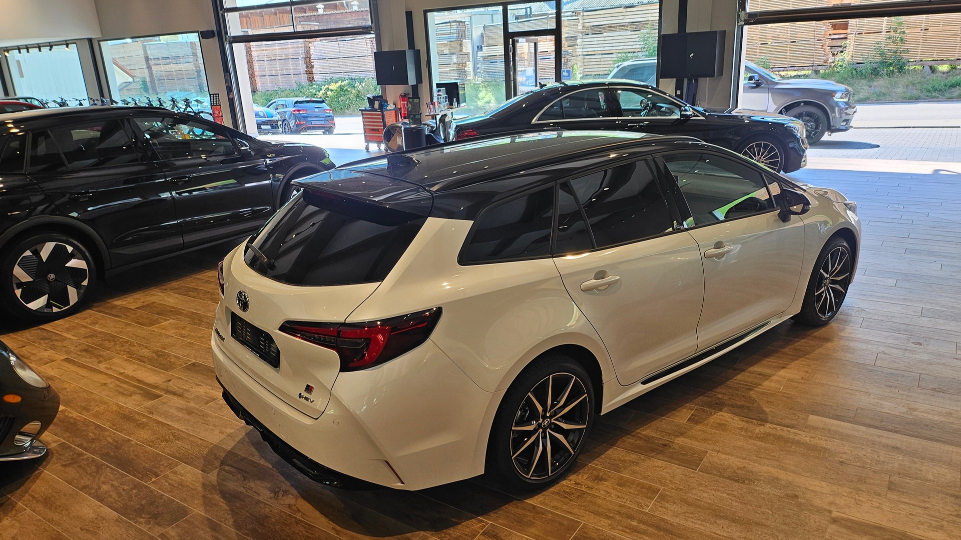 TOYOTA Corolla Touring Sports 2.0 HSD GR Sport e-CVT🔥🔥🔥-image-9