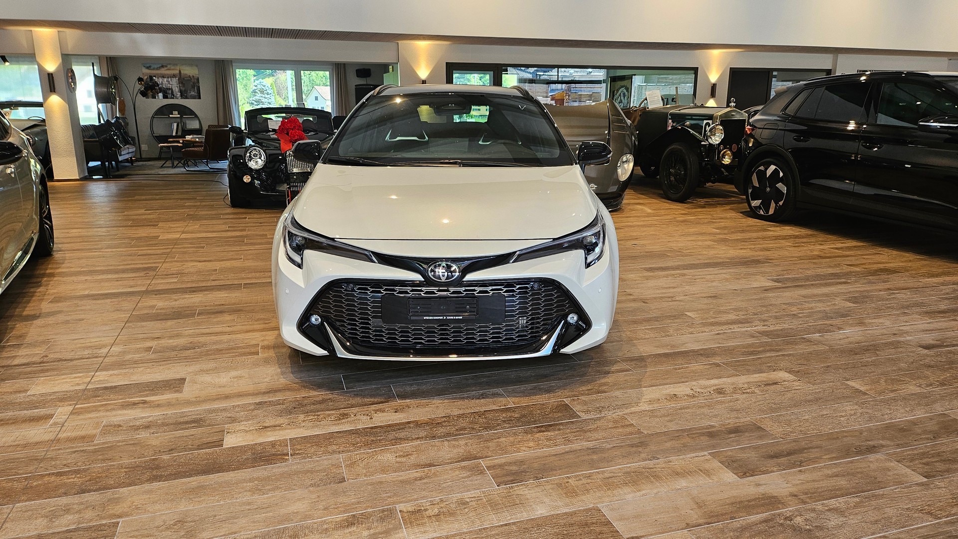 TOYOTA Corolla Touring Sports 2.0 HSD GR Sport e-CVT🔥🔥🔥-showroom-element-2