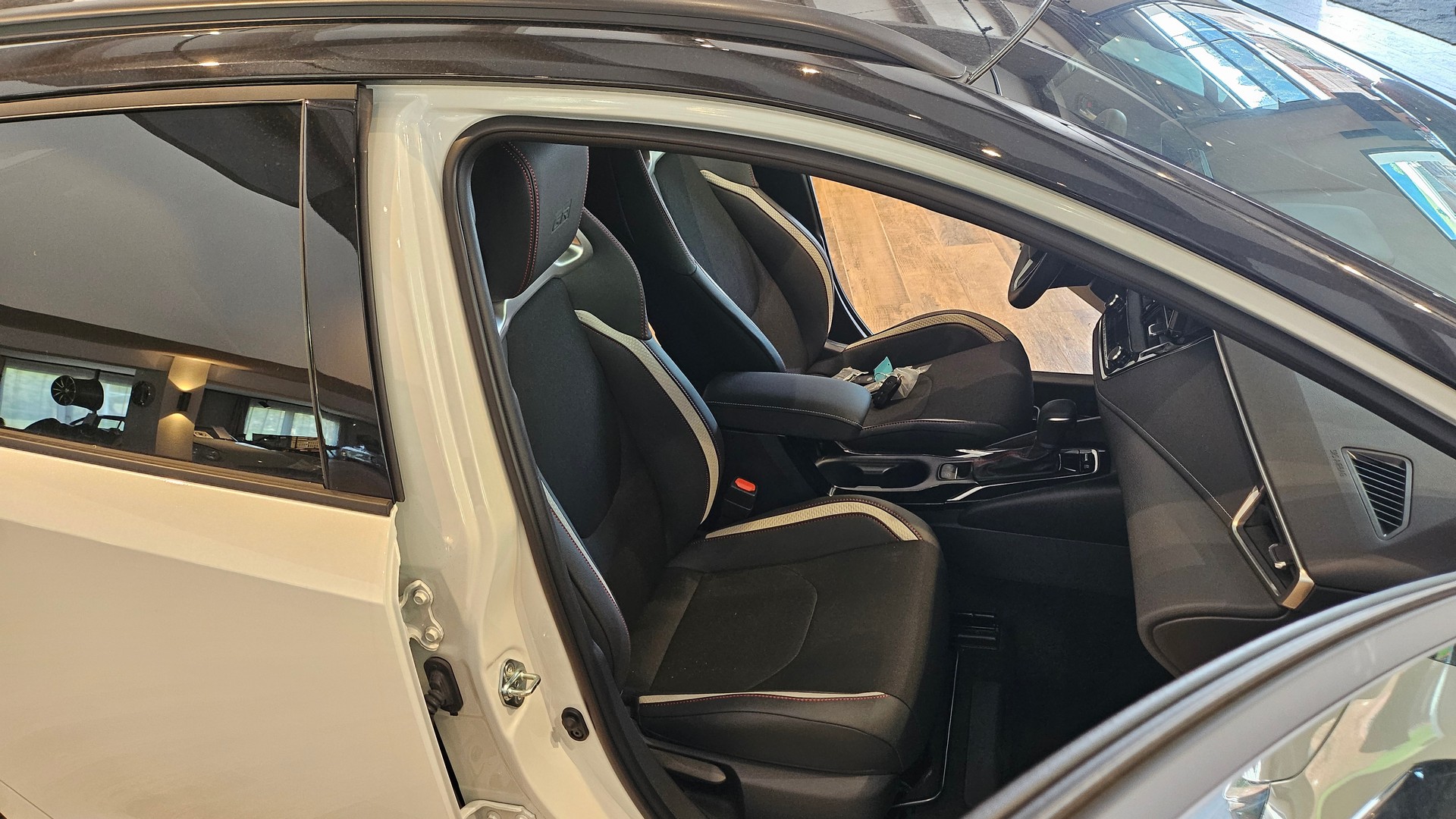 TOYOTA Corolla Touring Sports 2.0 HSD GR Sport e-CVT🔥🔥🔥-image-18
