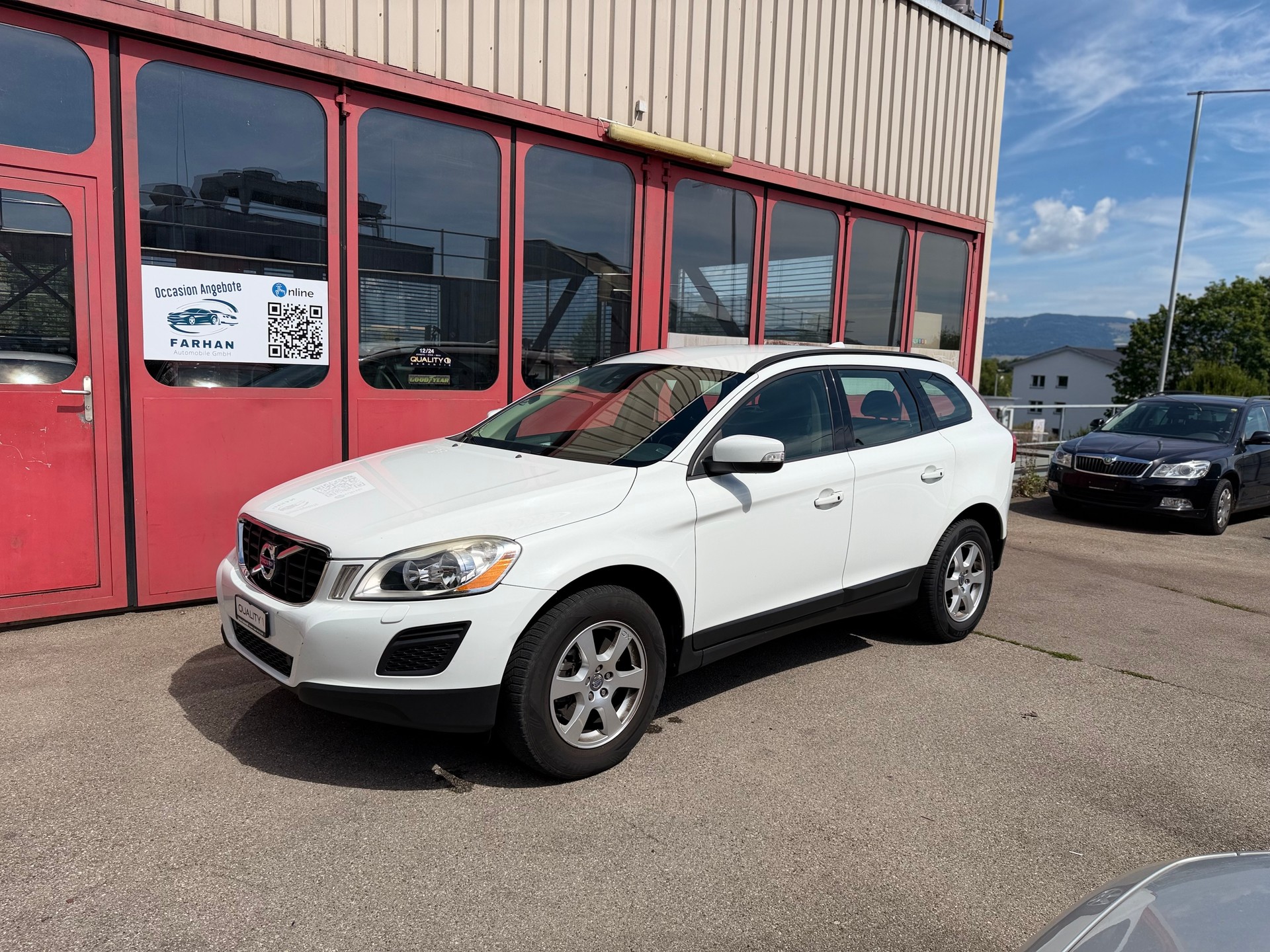 VOLVO XC60 D3 AWD Kinetic Geartronic-image-2