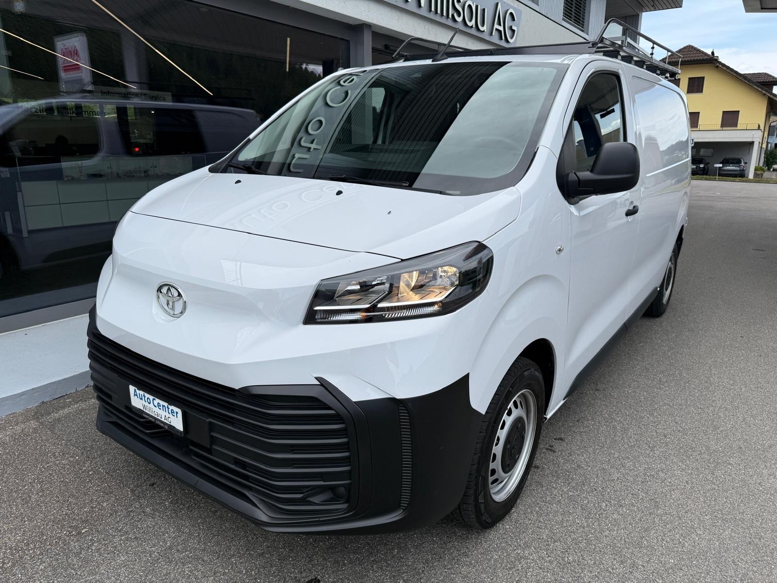 TOYOTA Proace 2.0D Panel Van Medium Active-image-4
