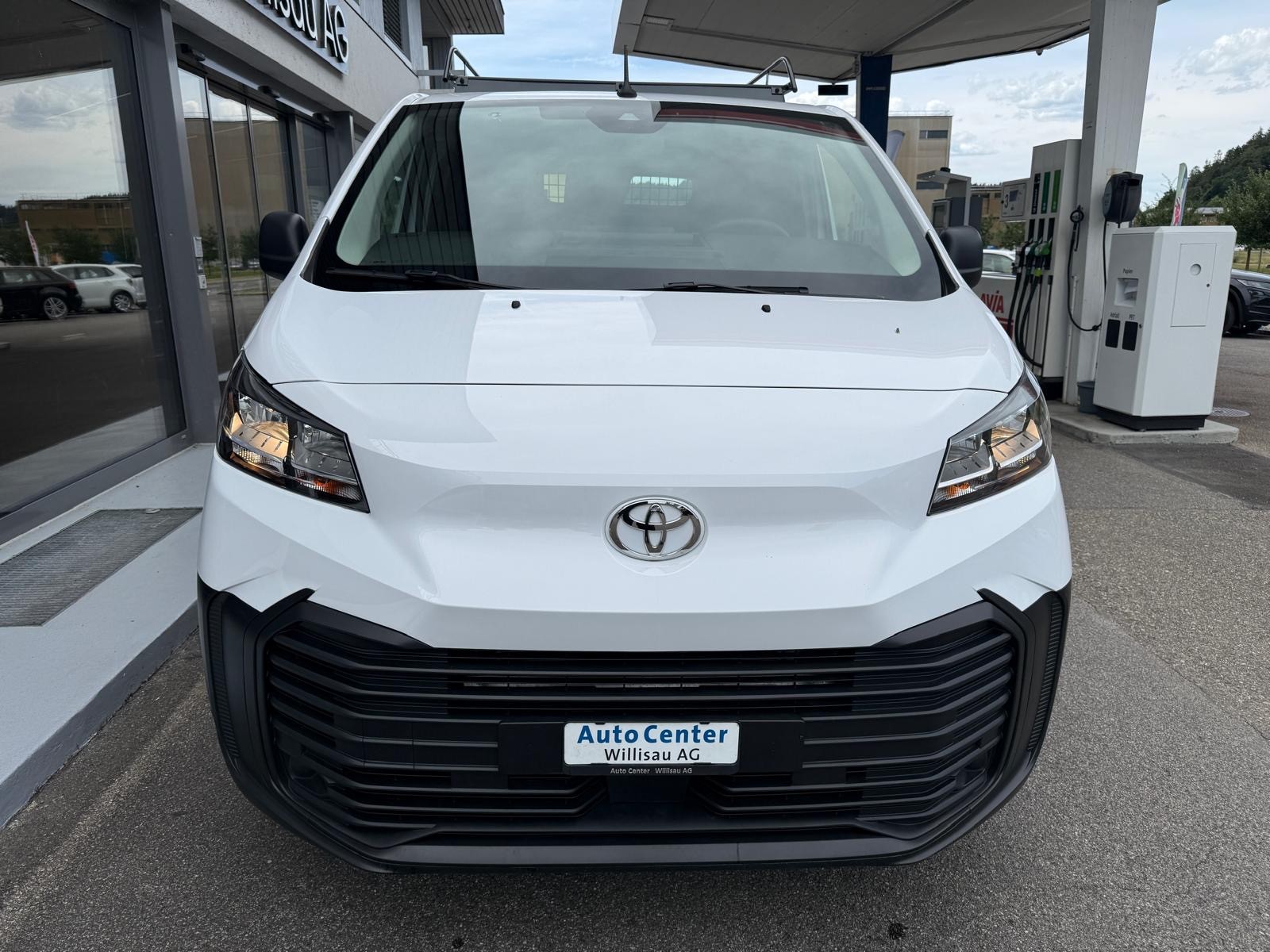TOYOTA Proace 2.0D Panel Van Medium Active-showroom-element-2