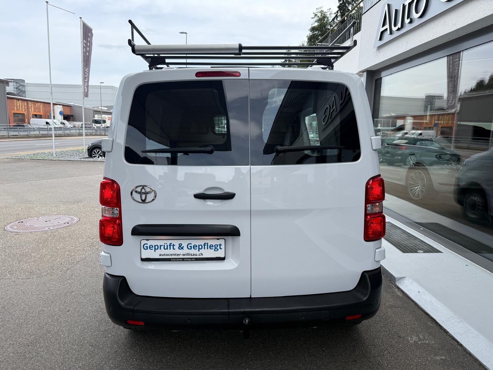 TOYOTA Proace 2.0D Panel Van Medium Active-showroom-element-1
