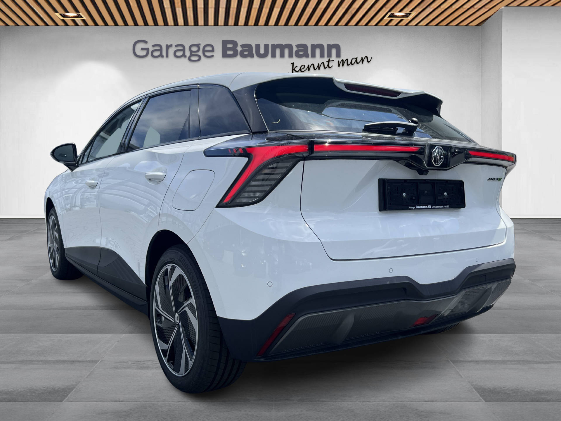 MG 4 77kWh Premium-showroom-element-3