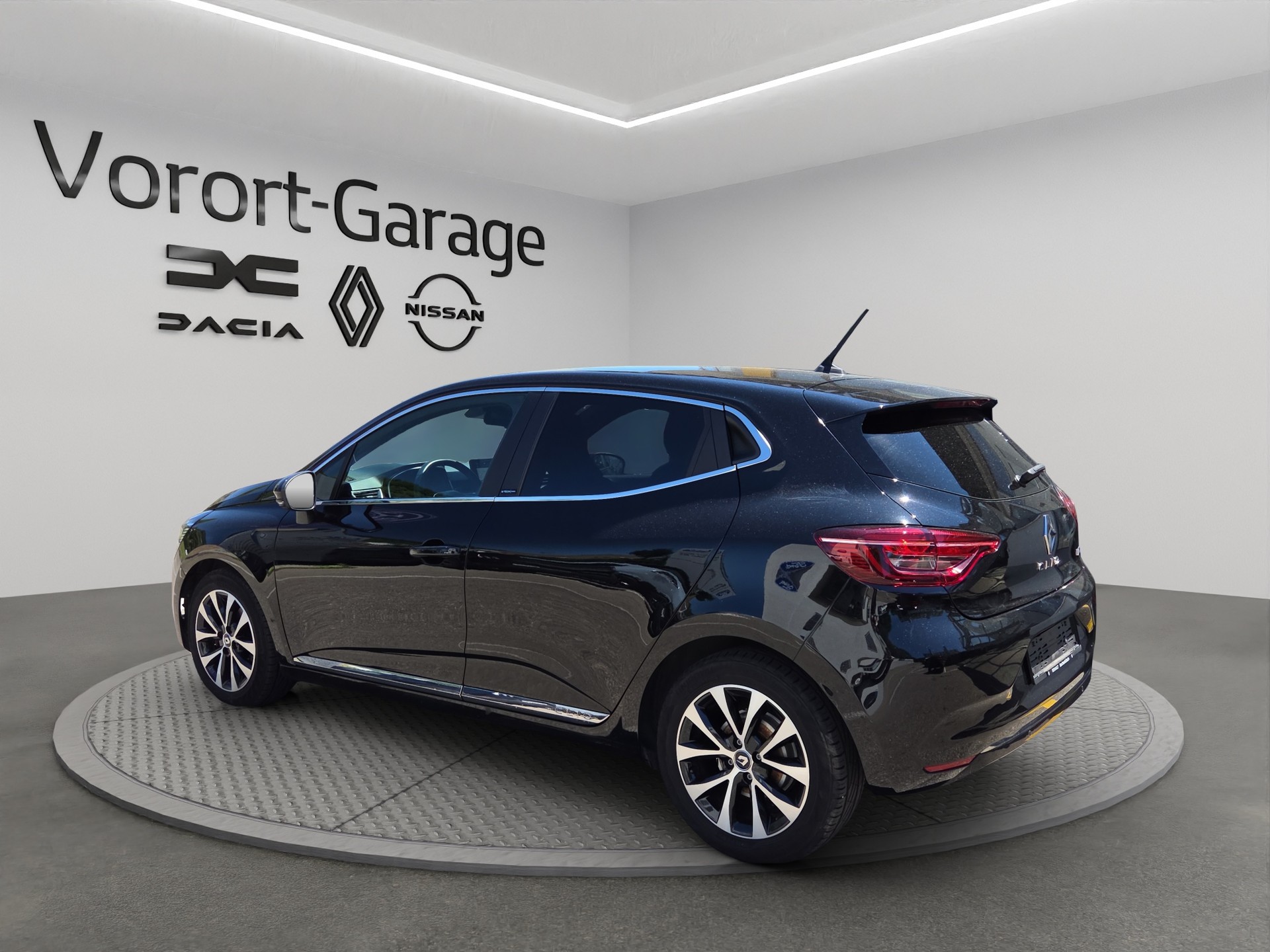 RENAULT Clio 1.6 E-Tech Zen-image-6