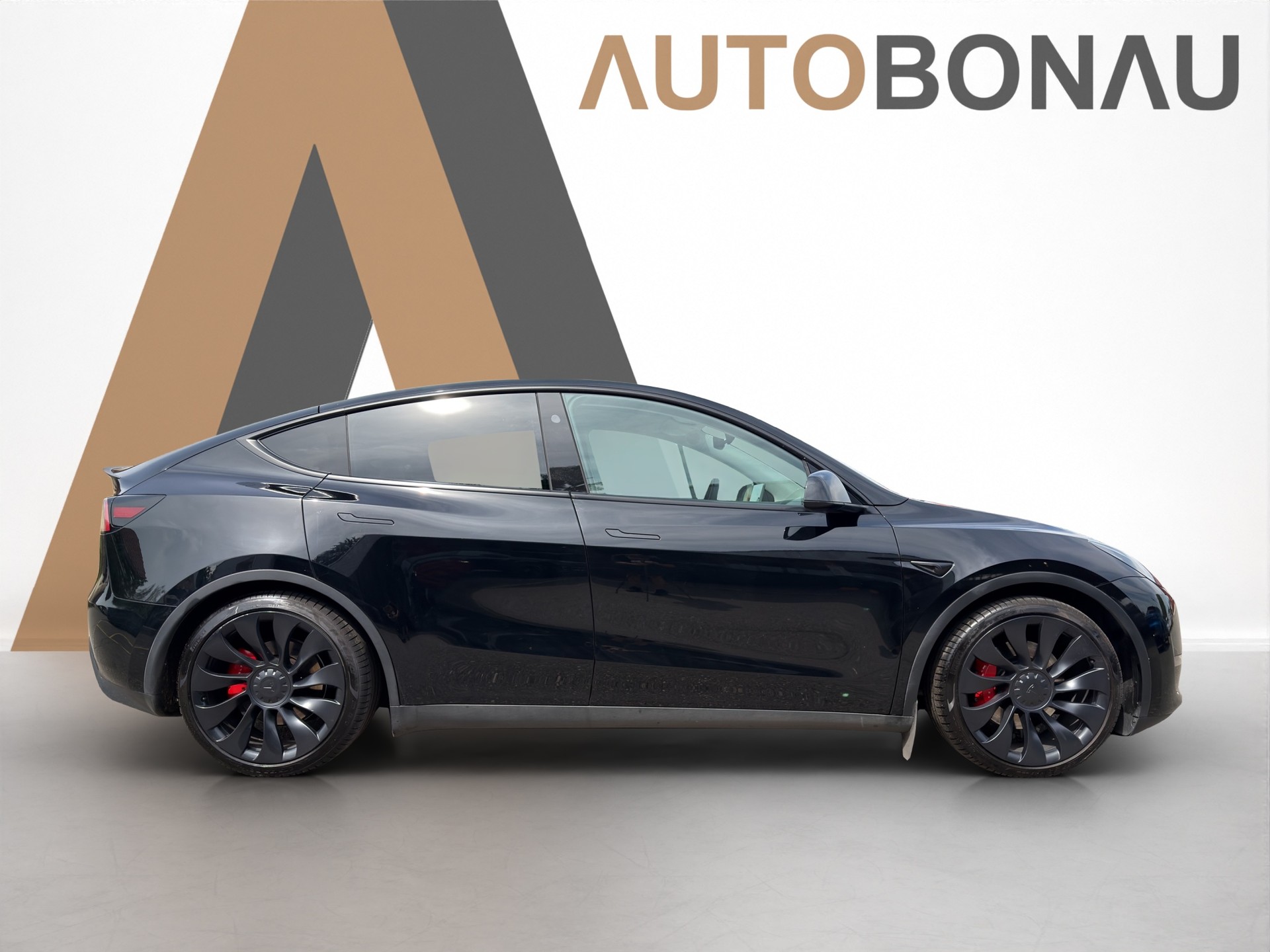 TESLA Model Y Performance D Premium White Interior SOC 95.5-image-6