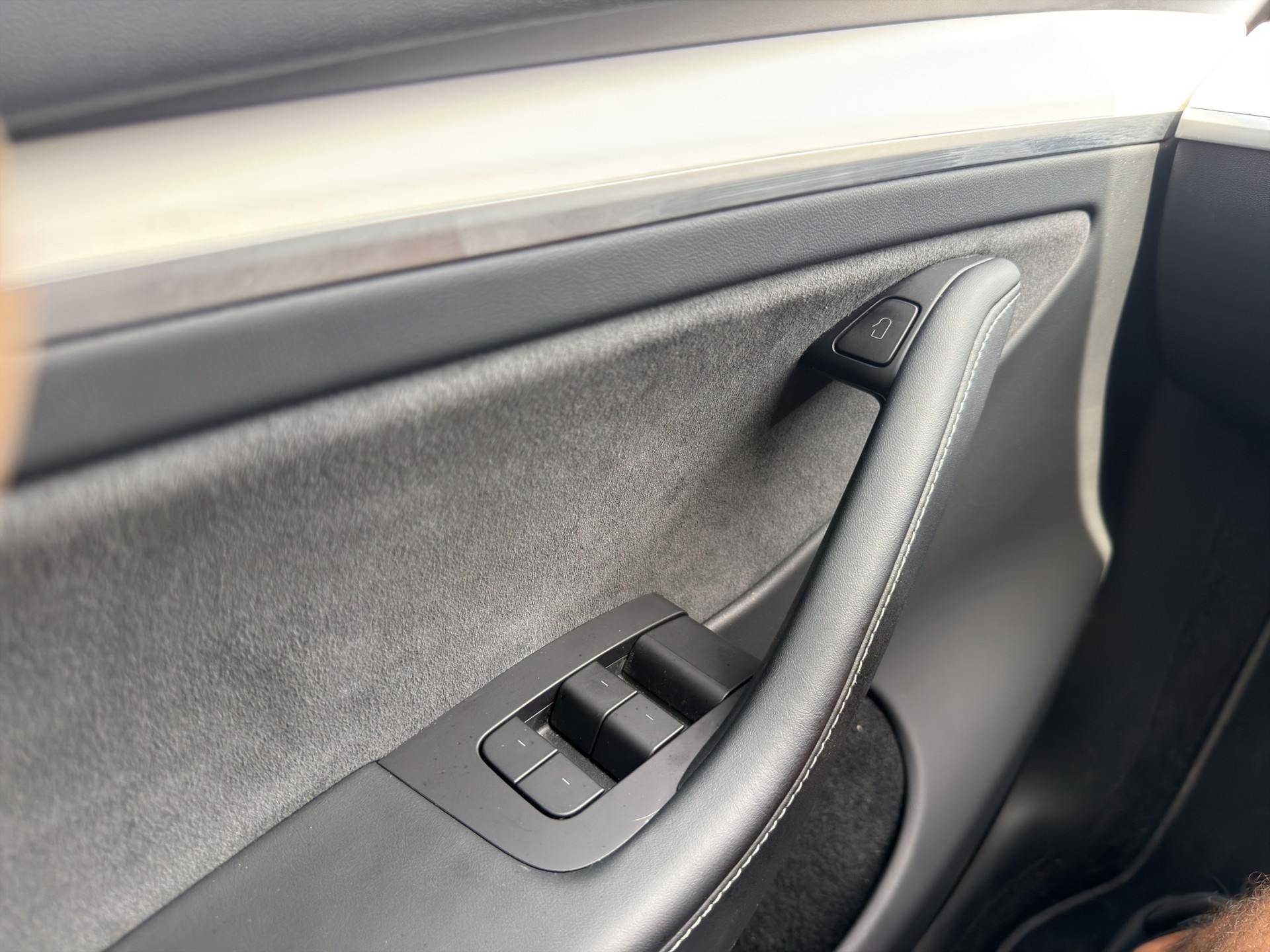 TESLA Model Y Performance D Premium White Interior SOC 95.5-image-33