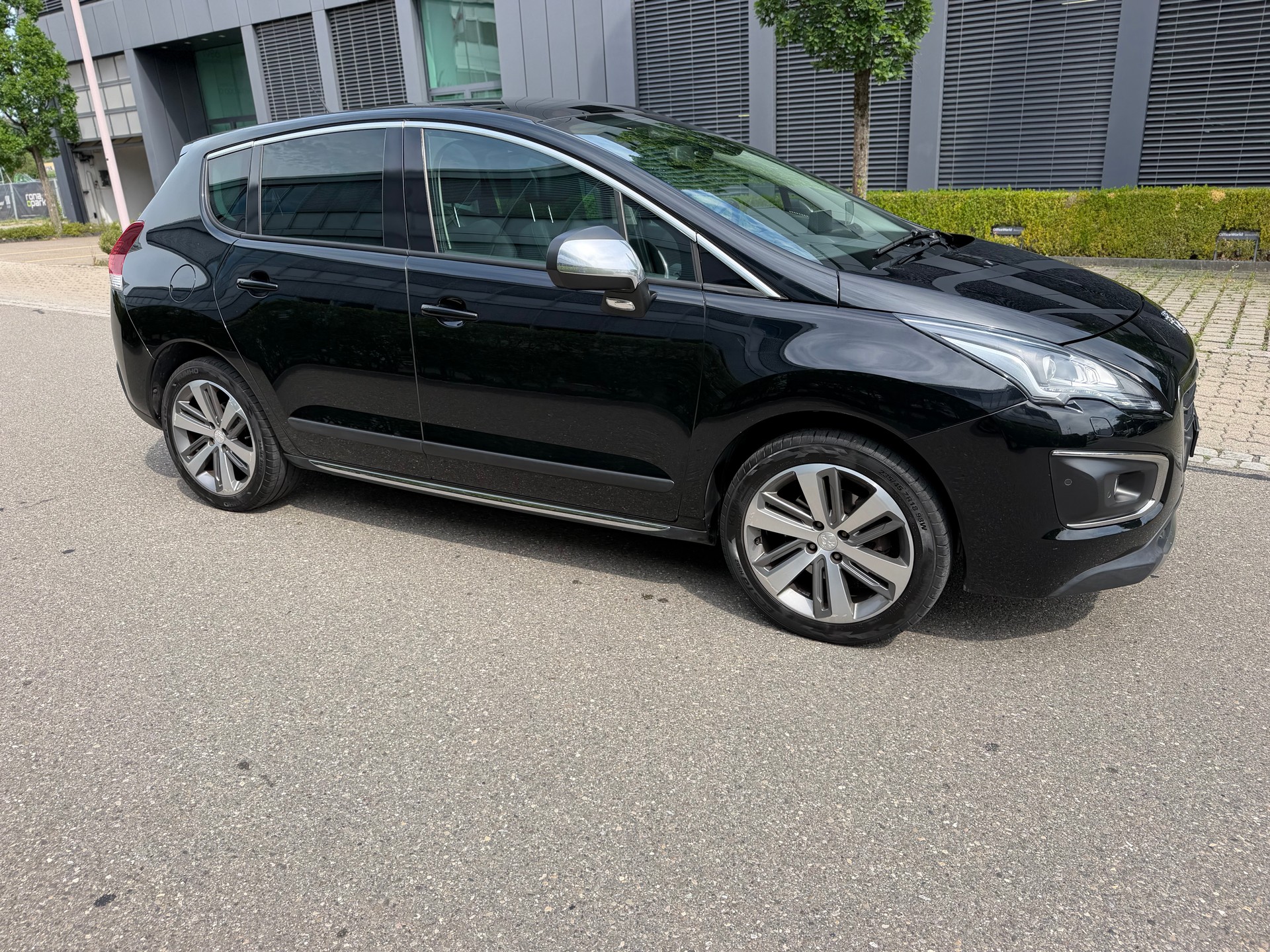 PEUGEOT 3008 2.0 HDI Style Tiptronic-showroom-element-3