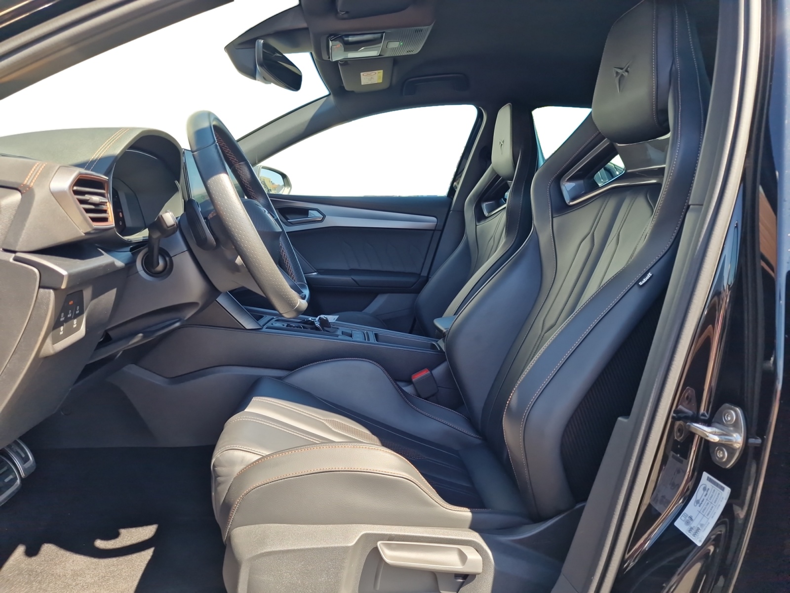 CUPRA LEON ST 2.0 TSI VZ CUP DSG 4Drive AHK-image-15