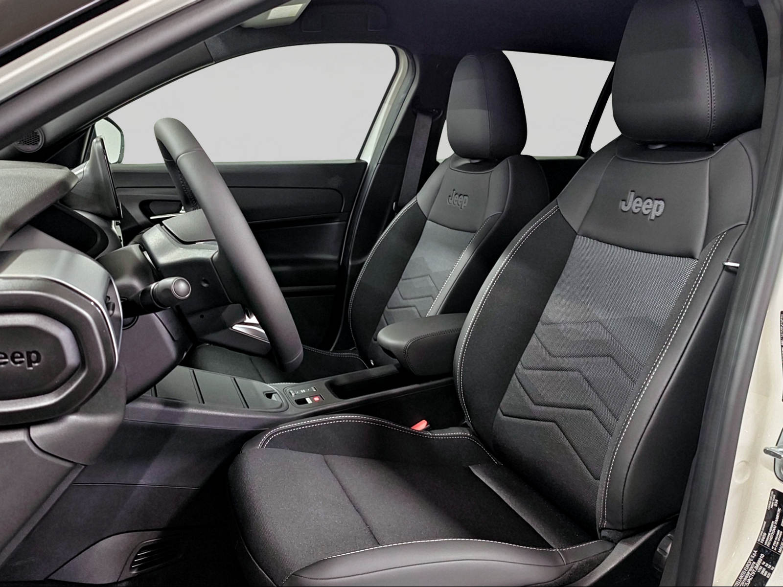 JEEP Avenger 1.2 Turbo MHEV Black Edition-image-6
