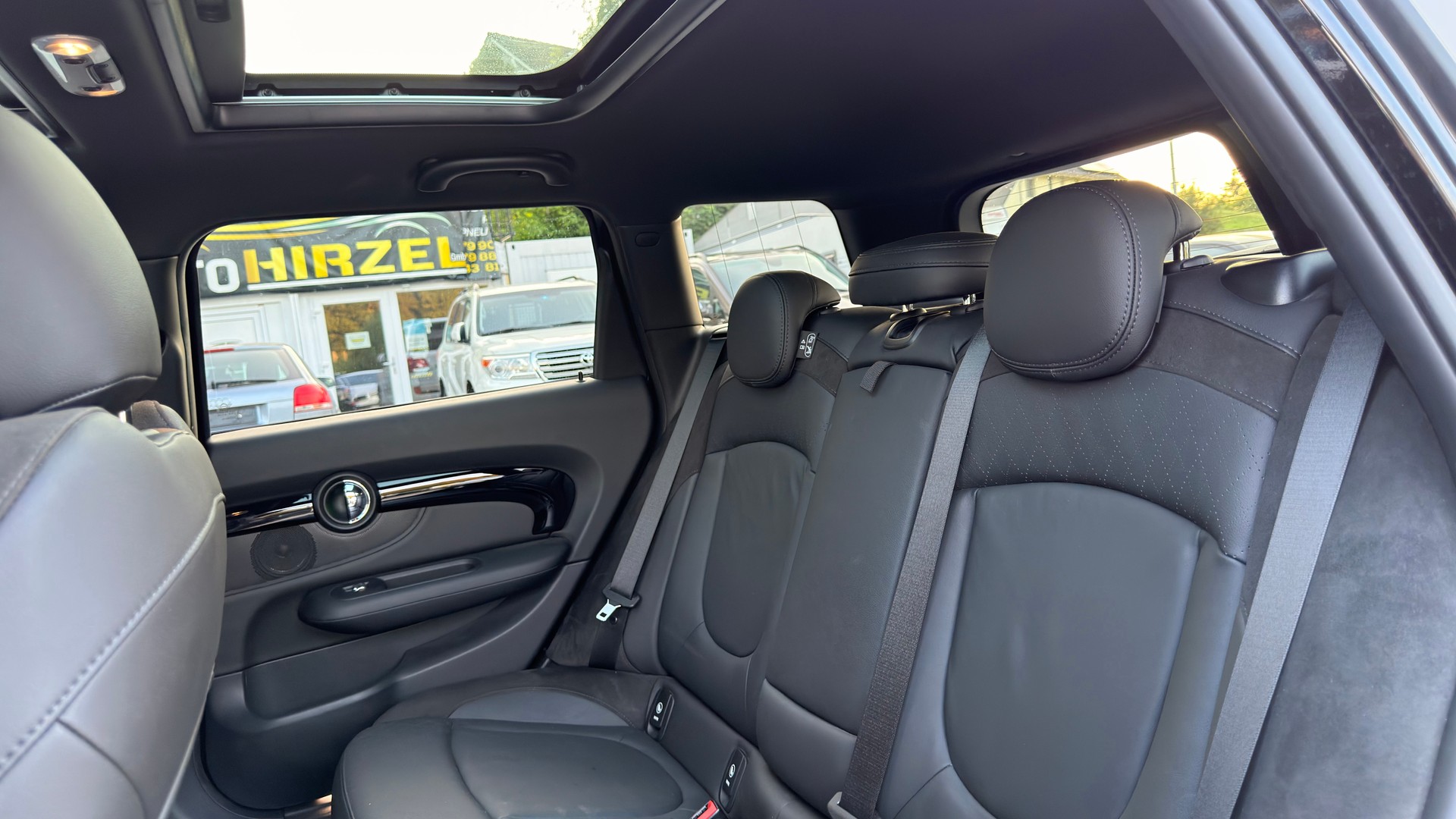 MINI Clubman Cooper John Cooper Works ALL4 Steptronic-image-12