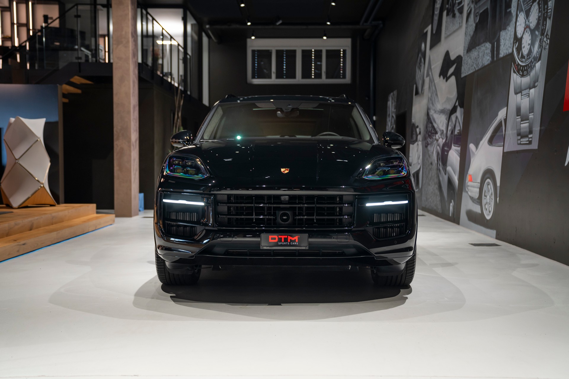 PORSCHE Cayenne GTS Tiptronic-showroom-element-1