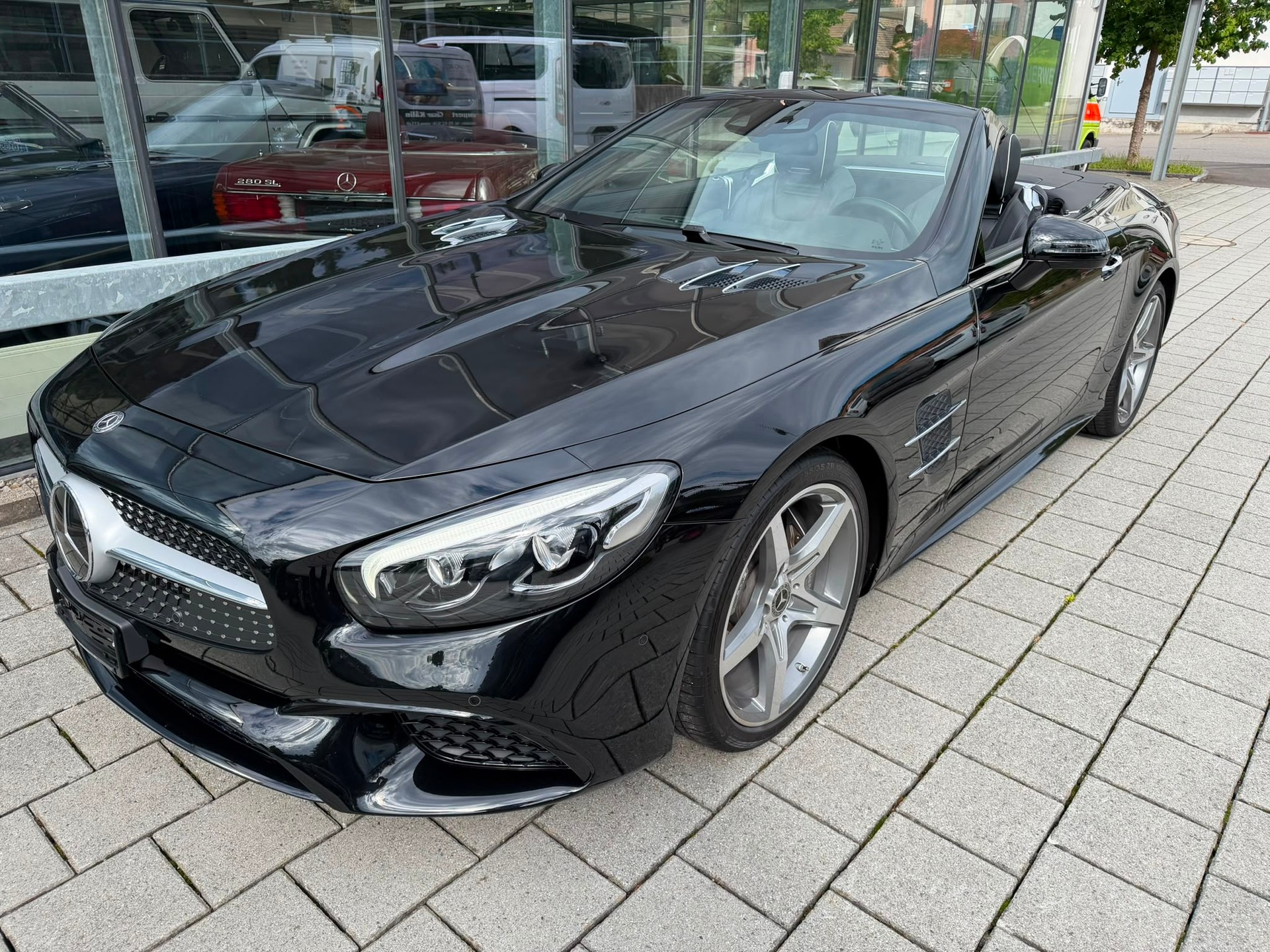MERCEDES-BENZ SL 400 9G-Tronic-showroom-element-3