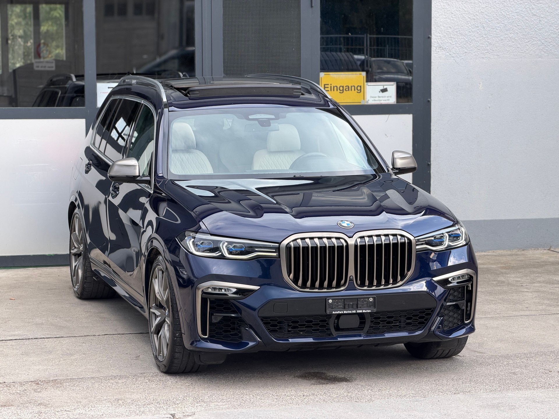 BMW X7 xDrive M50i Steptronic-showroom-element-3
