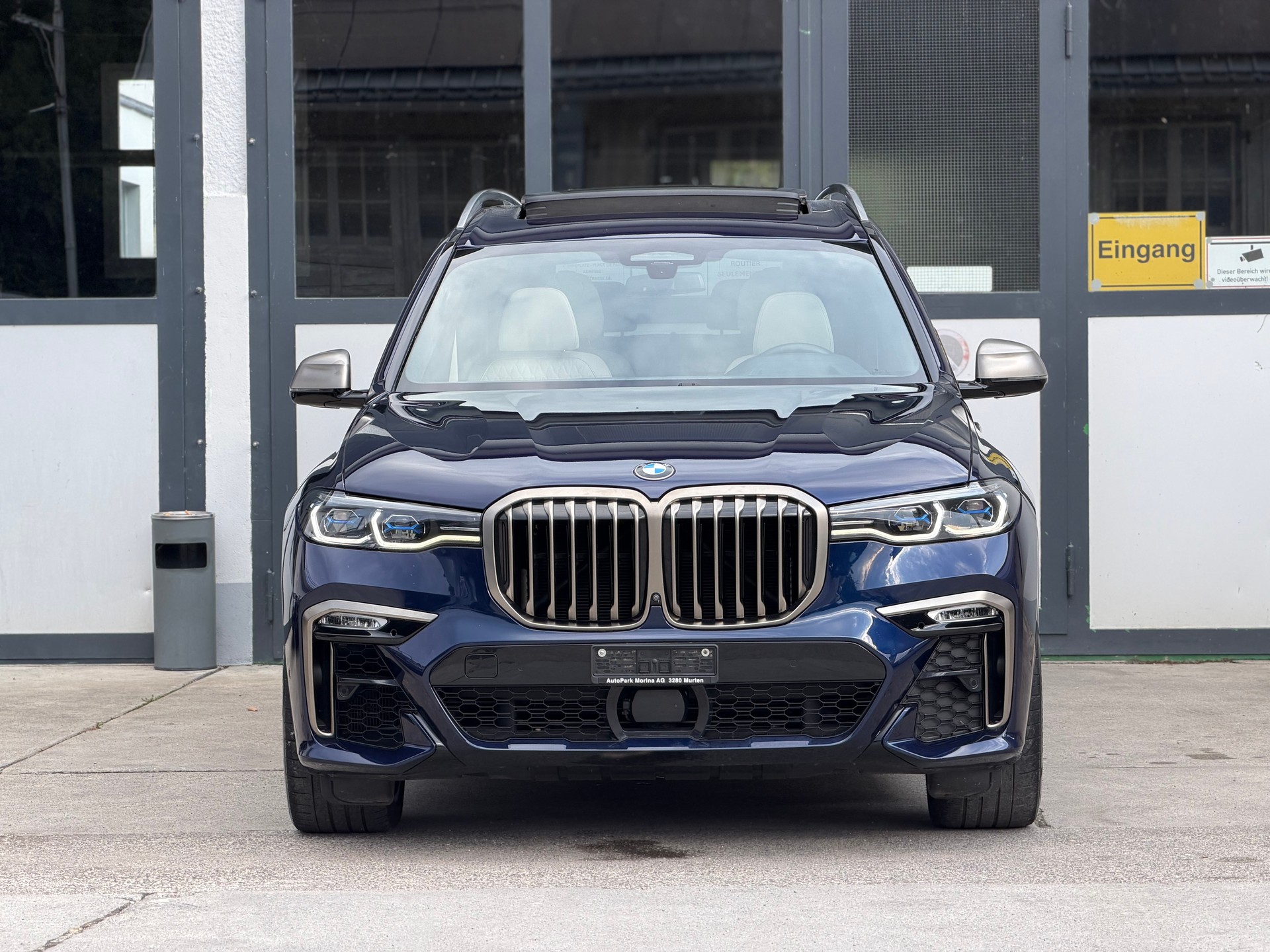BMW X7 xDrive M50i Steptronic-showroom-element-2