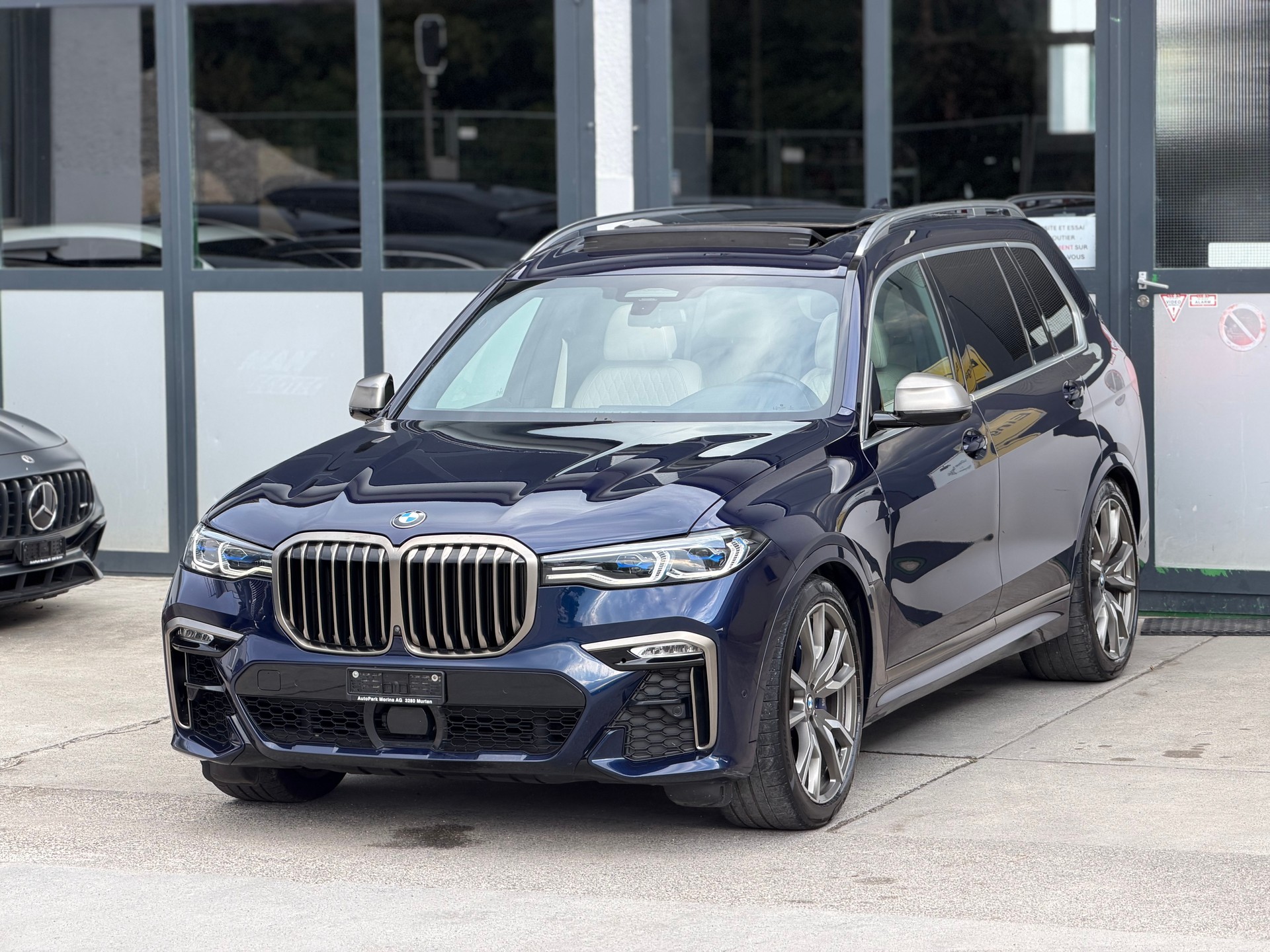 BMW X7 xDrive M50i Steptronic-showroom-element-1