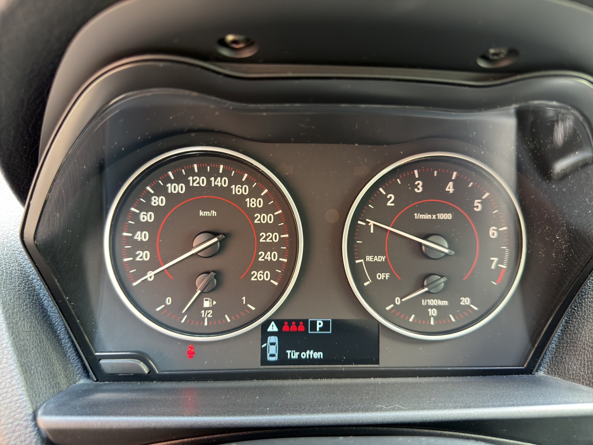 BMW M135i xDrive Steptronic-image-10
