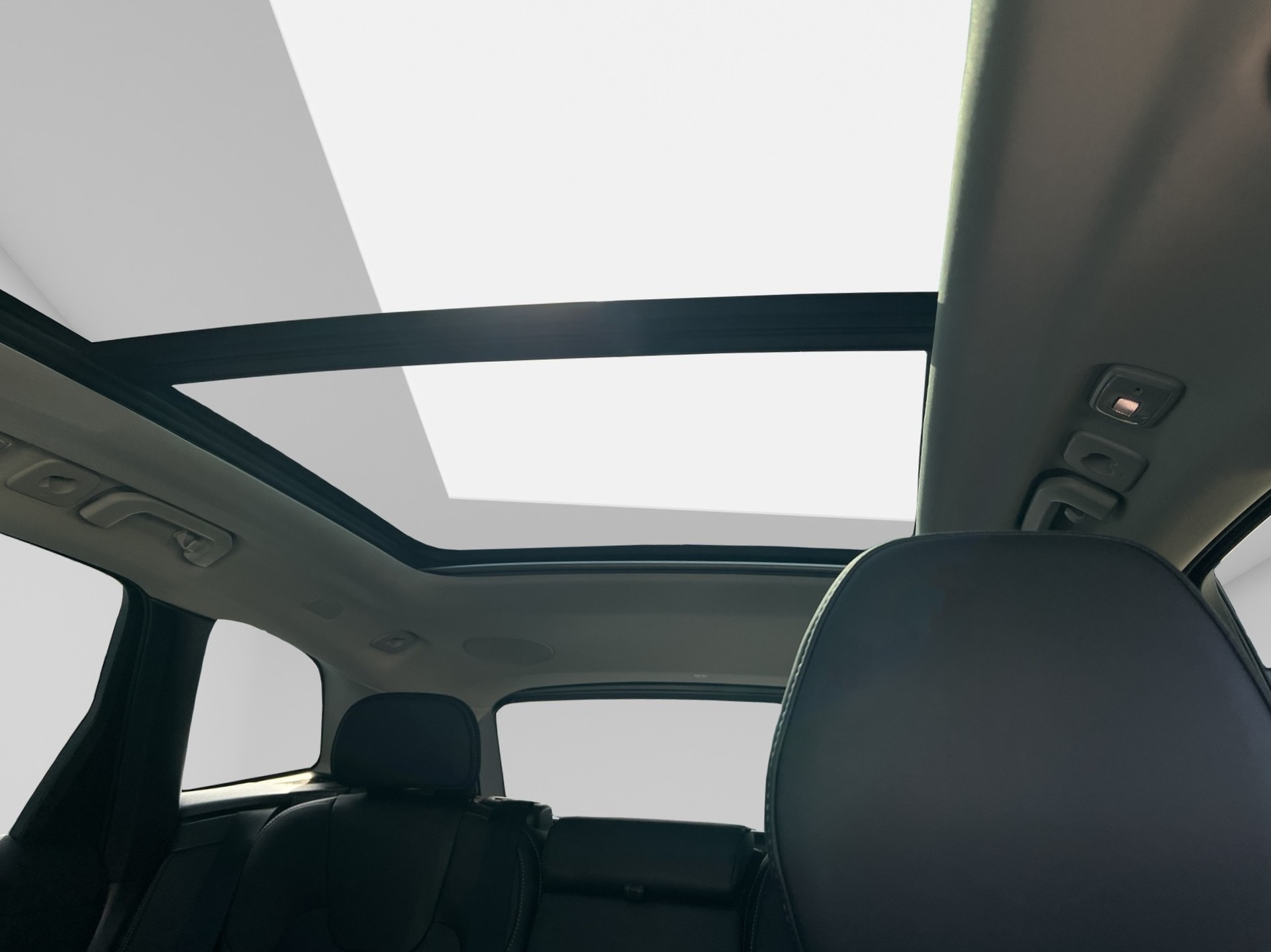 VOLVO XC60 2.0 T8 TE Ultra Dark eAWD-image-17