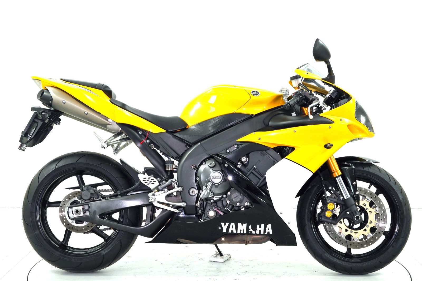 YAMAHA YZF-R1-image-3