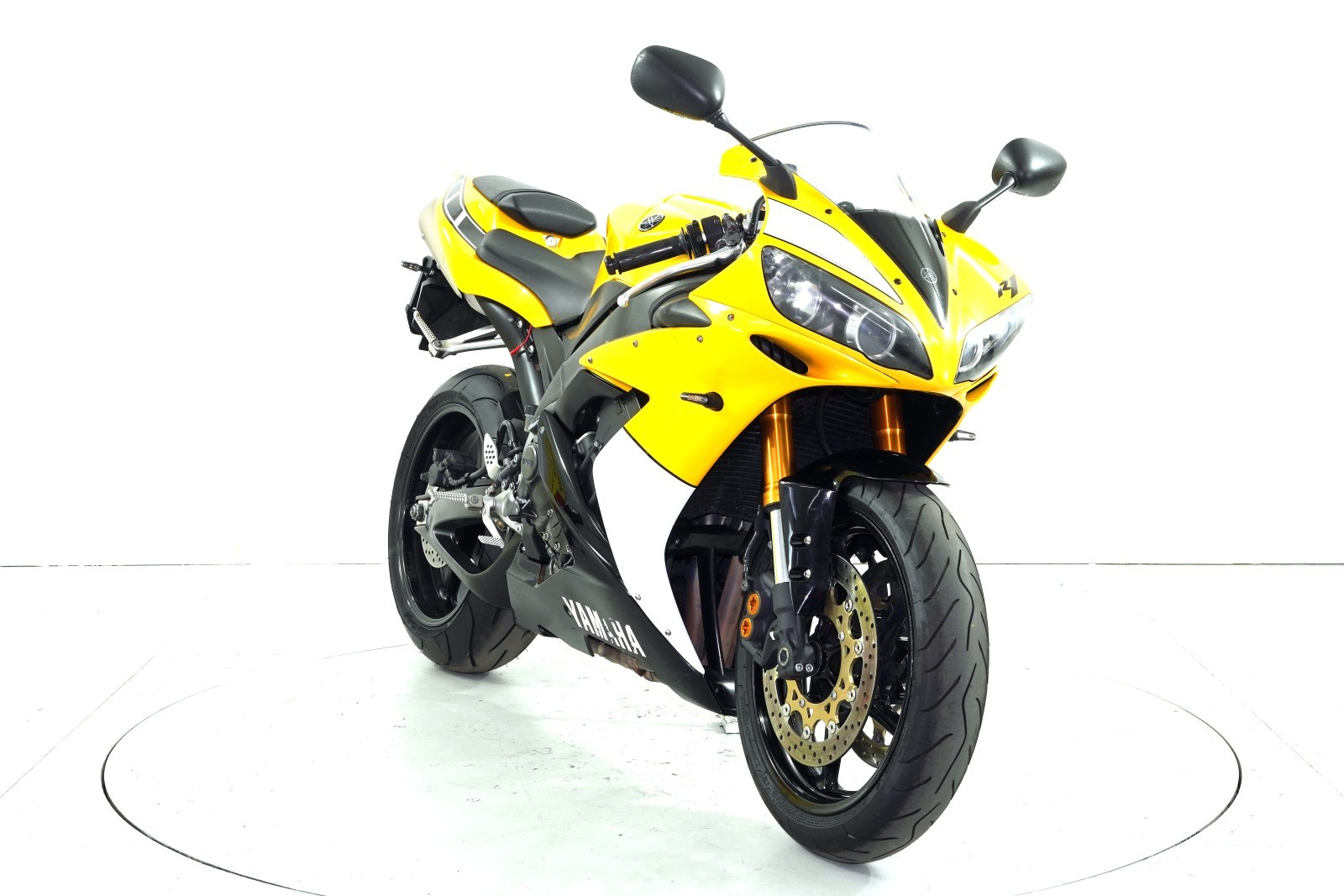 YAMAHA YZF-R1-image-1