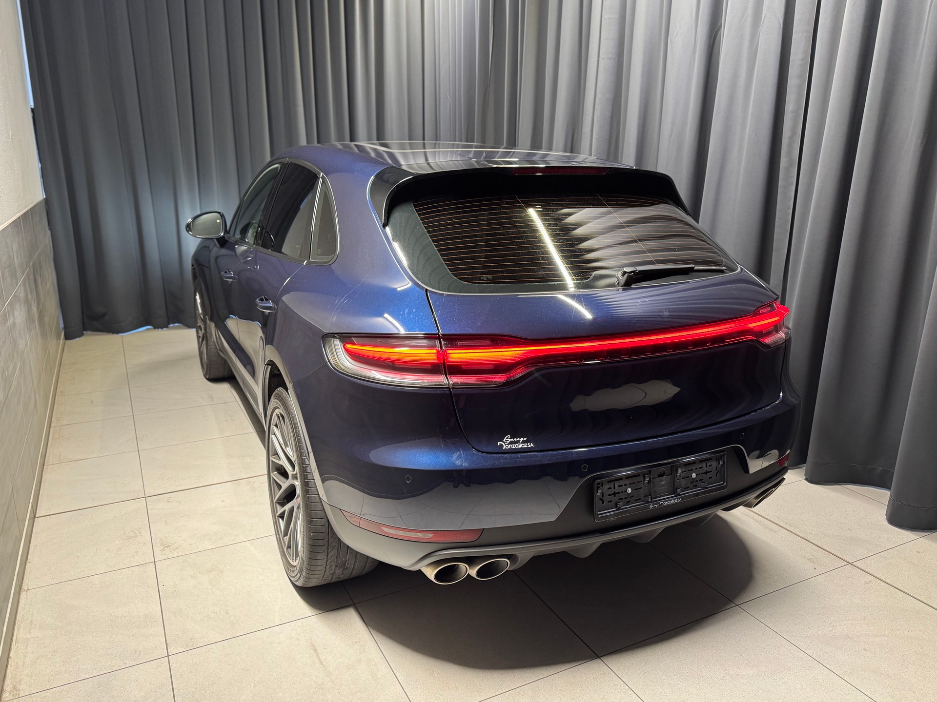PORSCHE Macan S PDK (35)-showroom-element-3