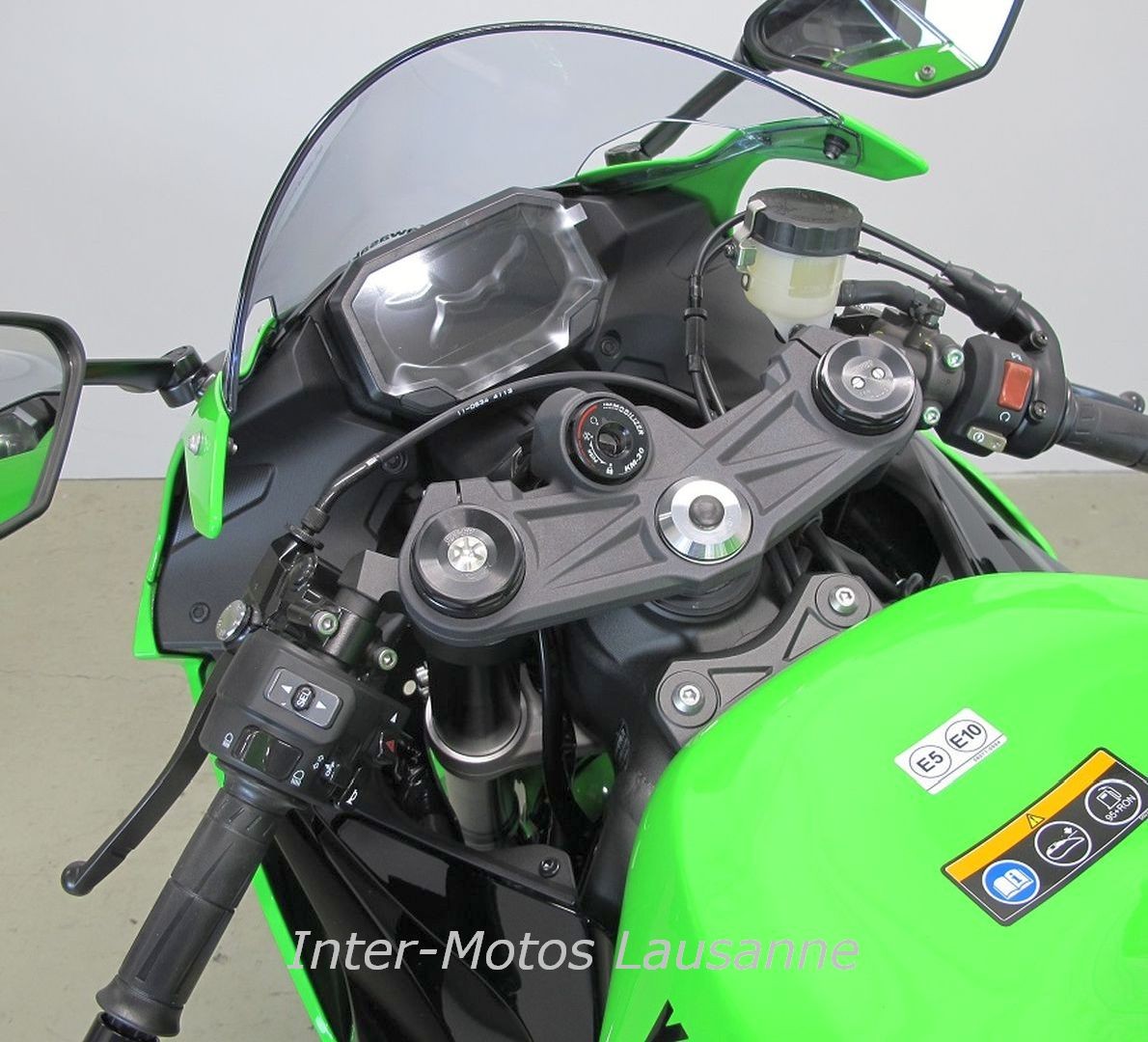 KAWASAKI NINJA ZX 6R-image-6