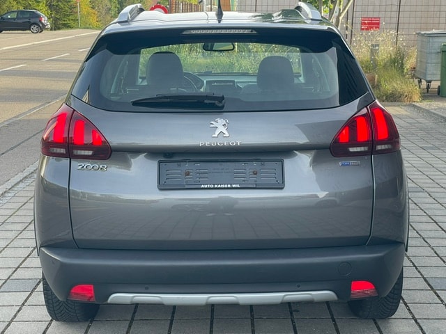 PEUGEOT 2008 1.2 PureTech Allure EAT6-image-9