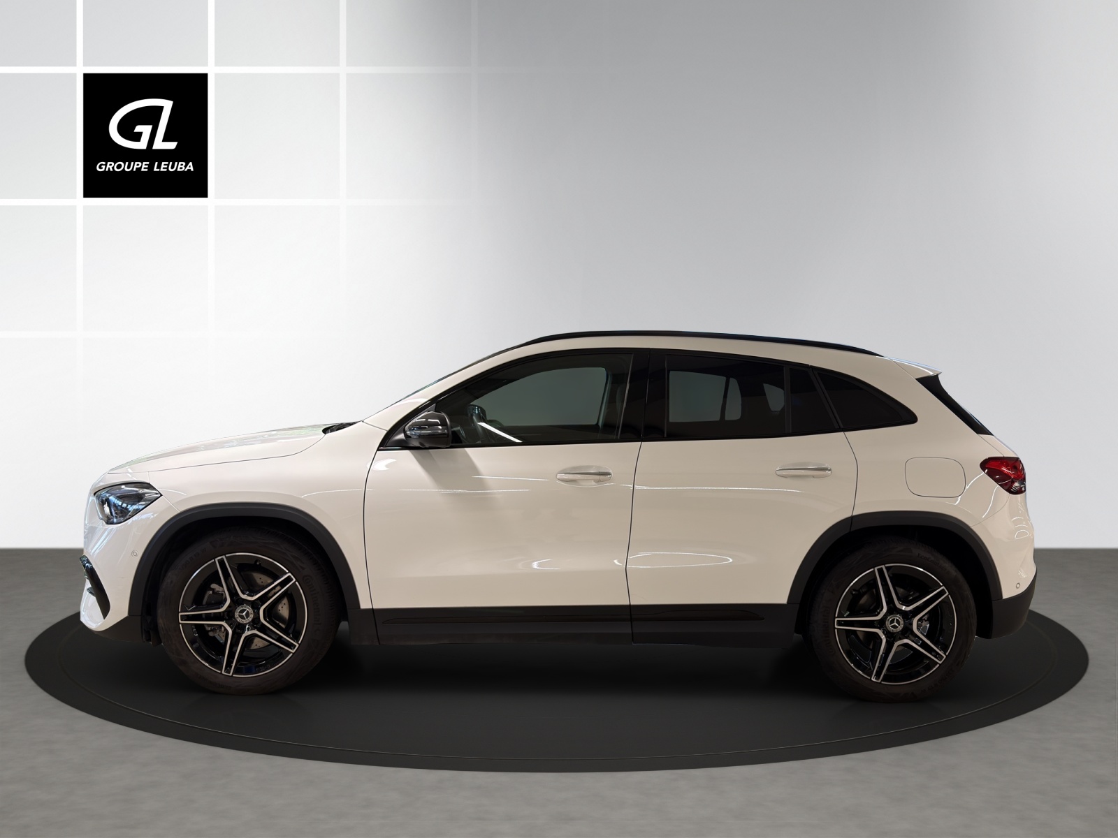 MERCEDES-BENZ GLA 200-showroom-element-2