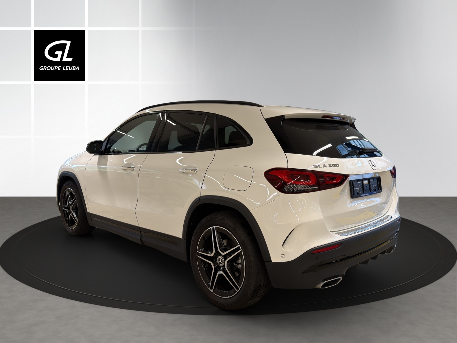 MERCEDES-BENZ GLA 200-showroom-element-3