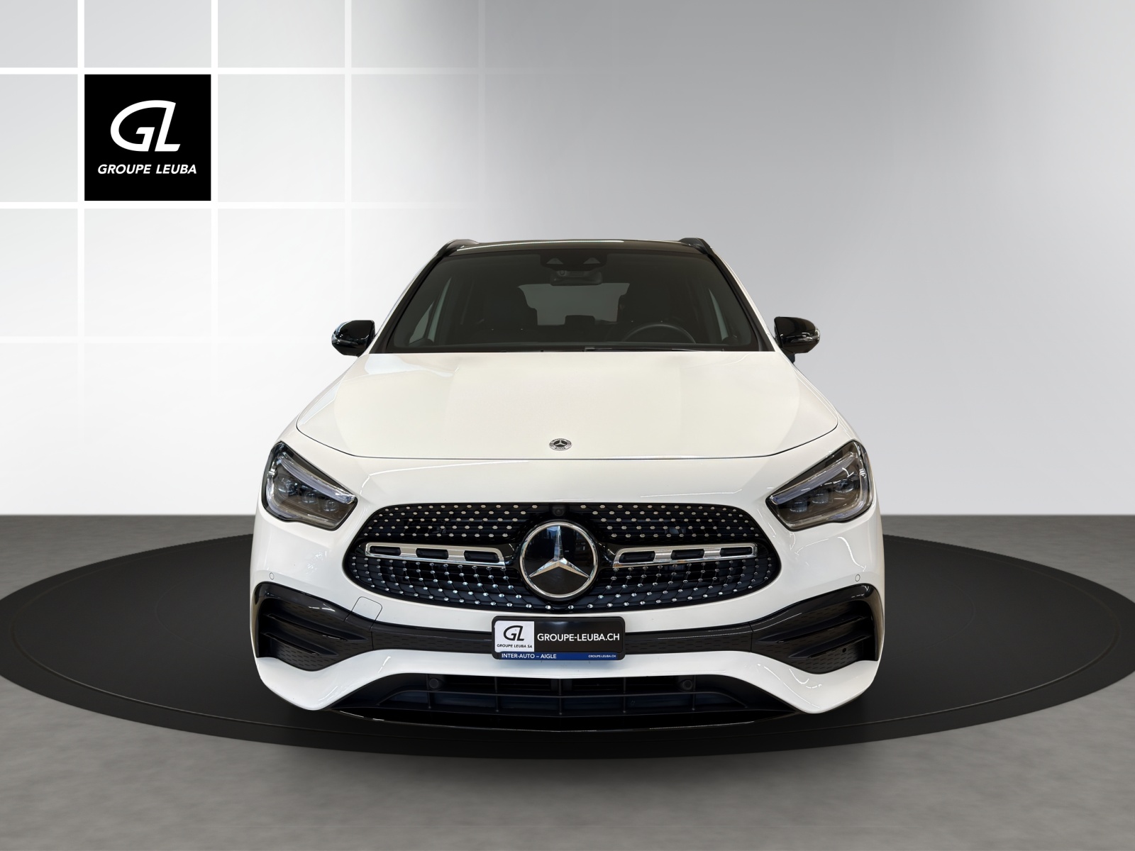 MERCEDES-BENZ GLA 200-showroom-element-1