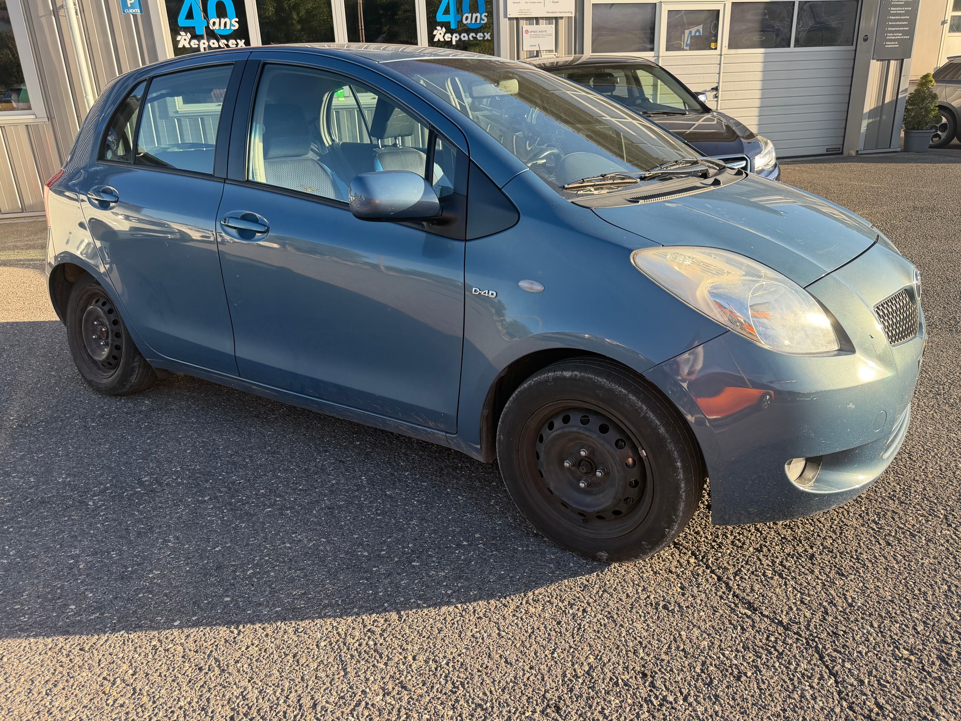 TOYOTA Yaris 1.4 D-4D Linea Luna-image-5