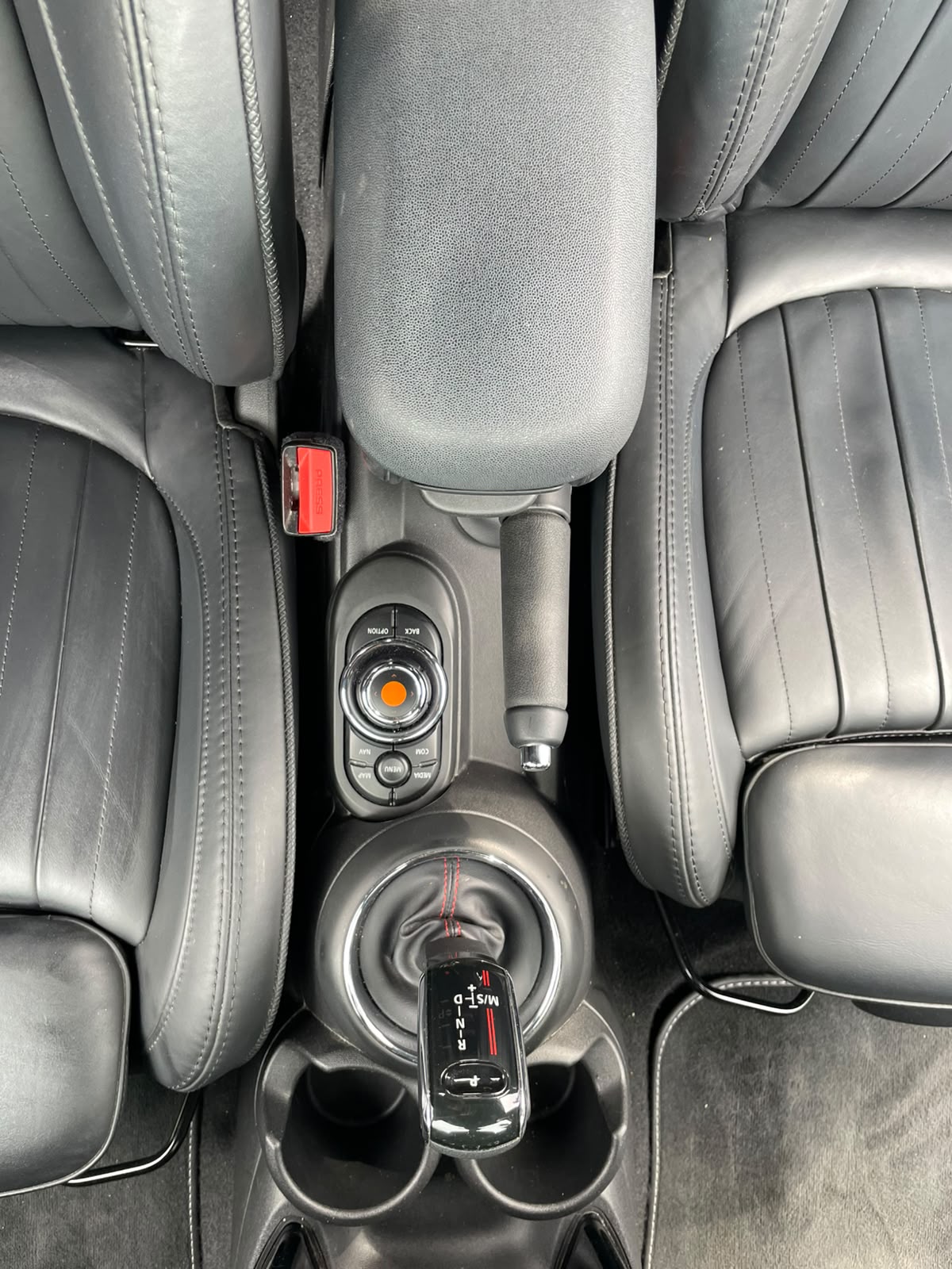 MINI 2.0i Cooper S SDKG-image-3