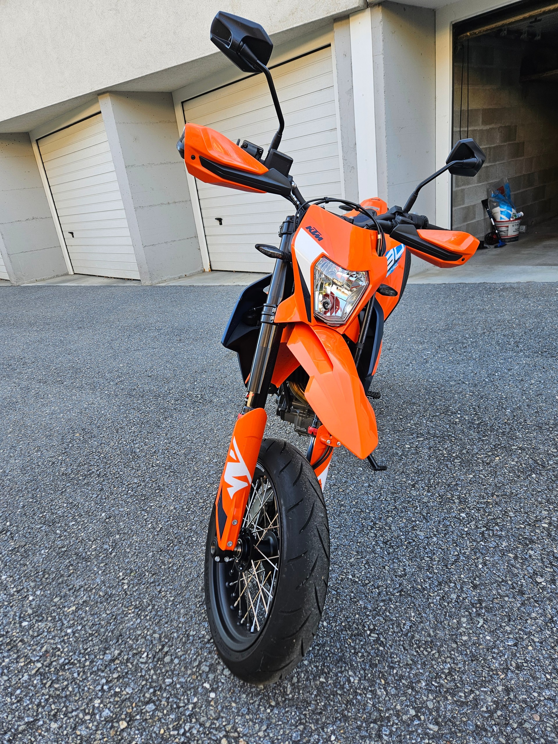 KTM 690 SMC R-image-3